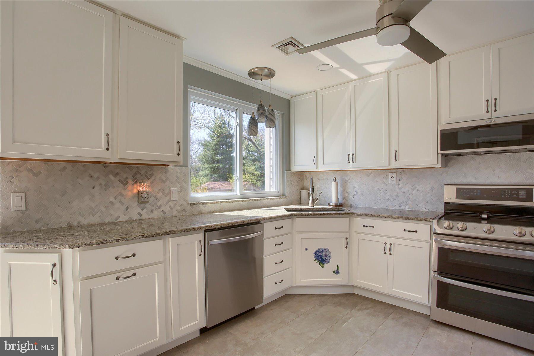 CENTER SQUARE - Residential