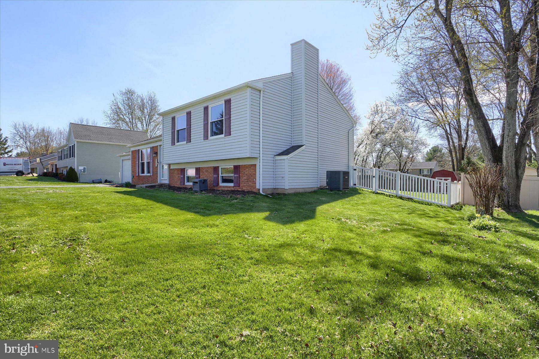 CENTER SQUARE - Residential