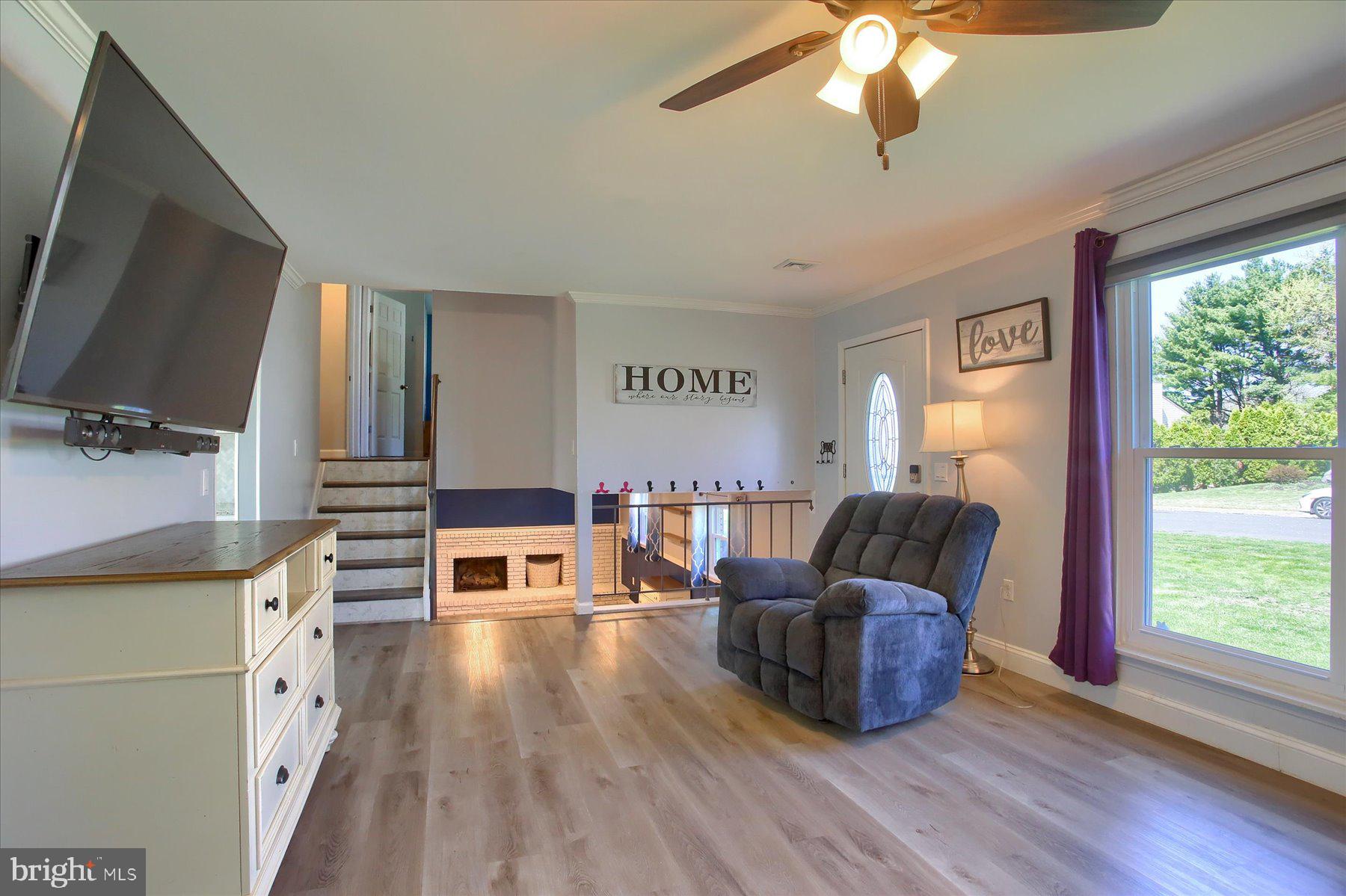 CENTER SQUARE - Residential