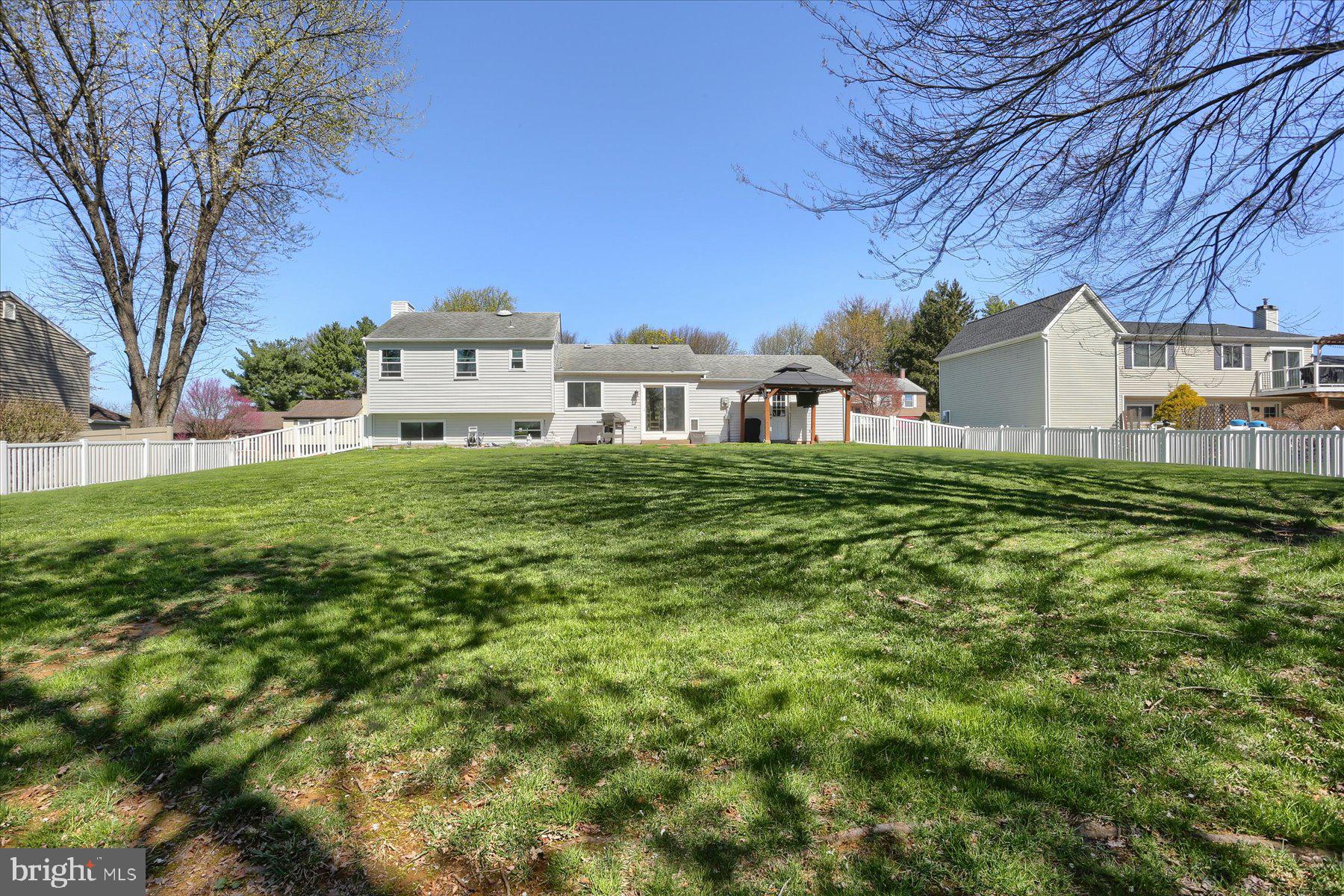 CENTER SQUARE - Residential