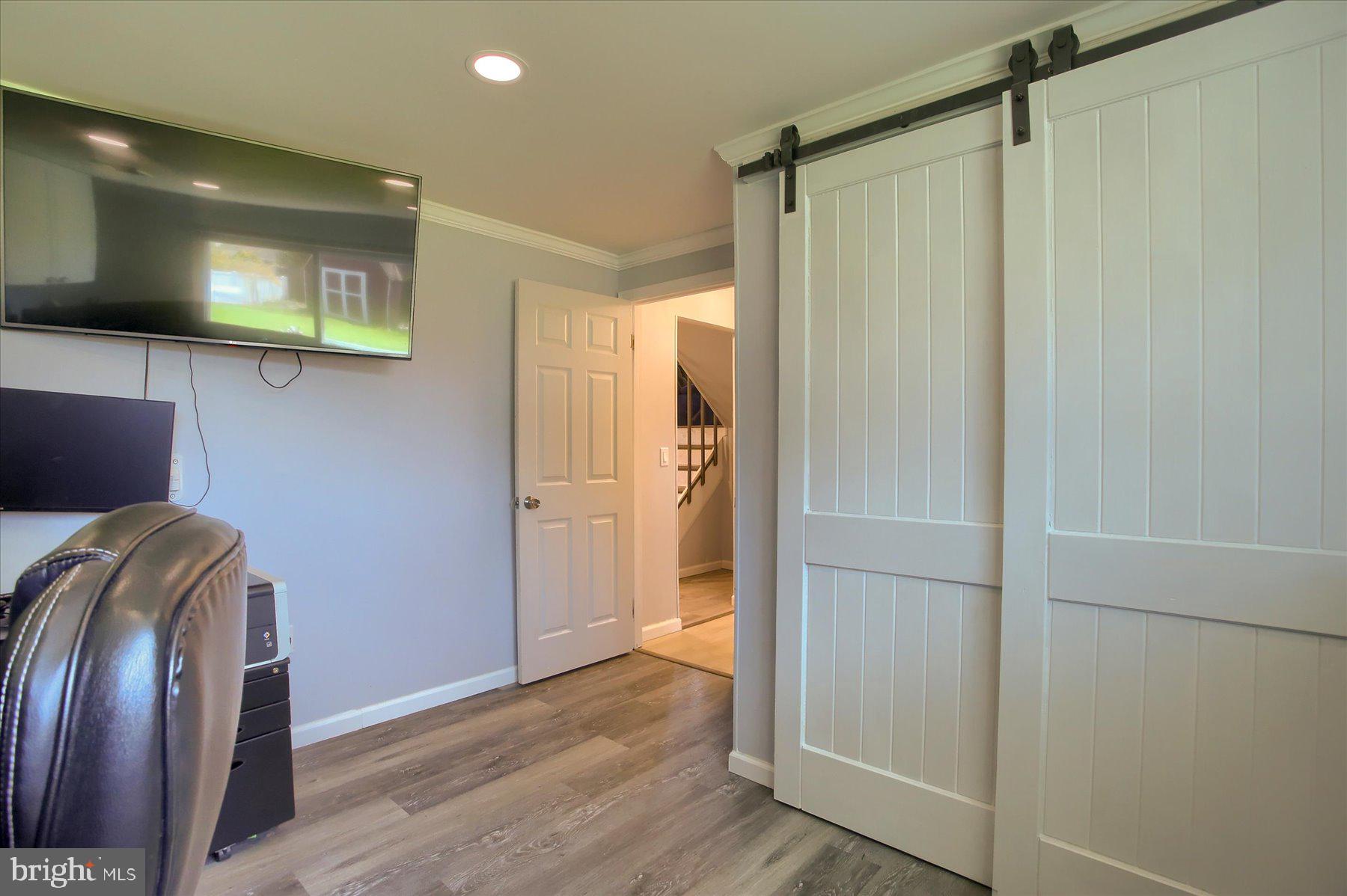 CENTER SQUARE - Residential