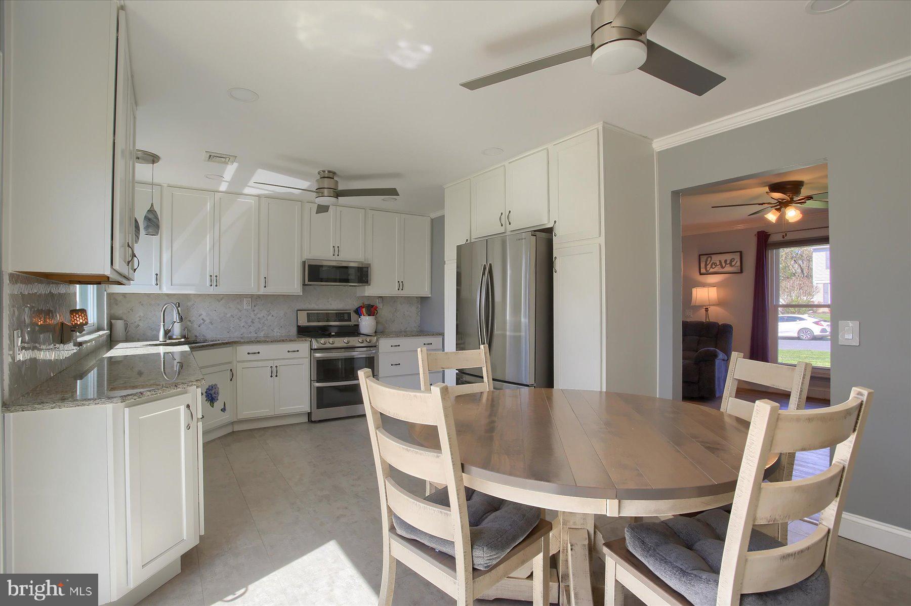 CENTER SQUARE - Residential