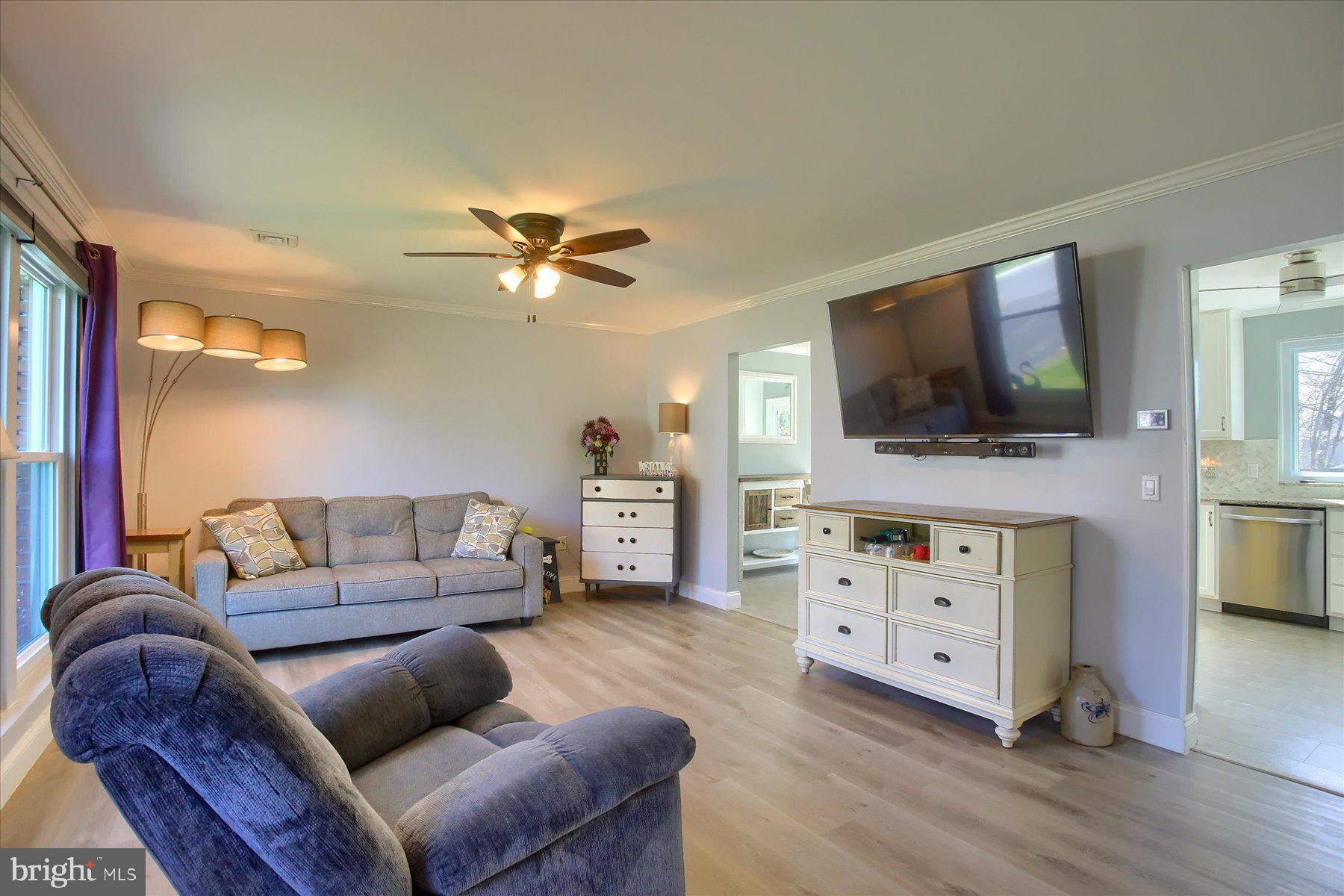 CENTER SQUARE - Residential