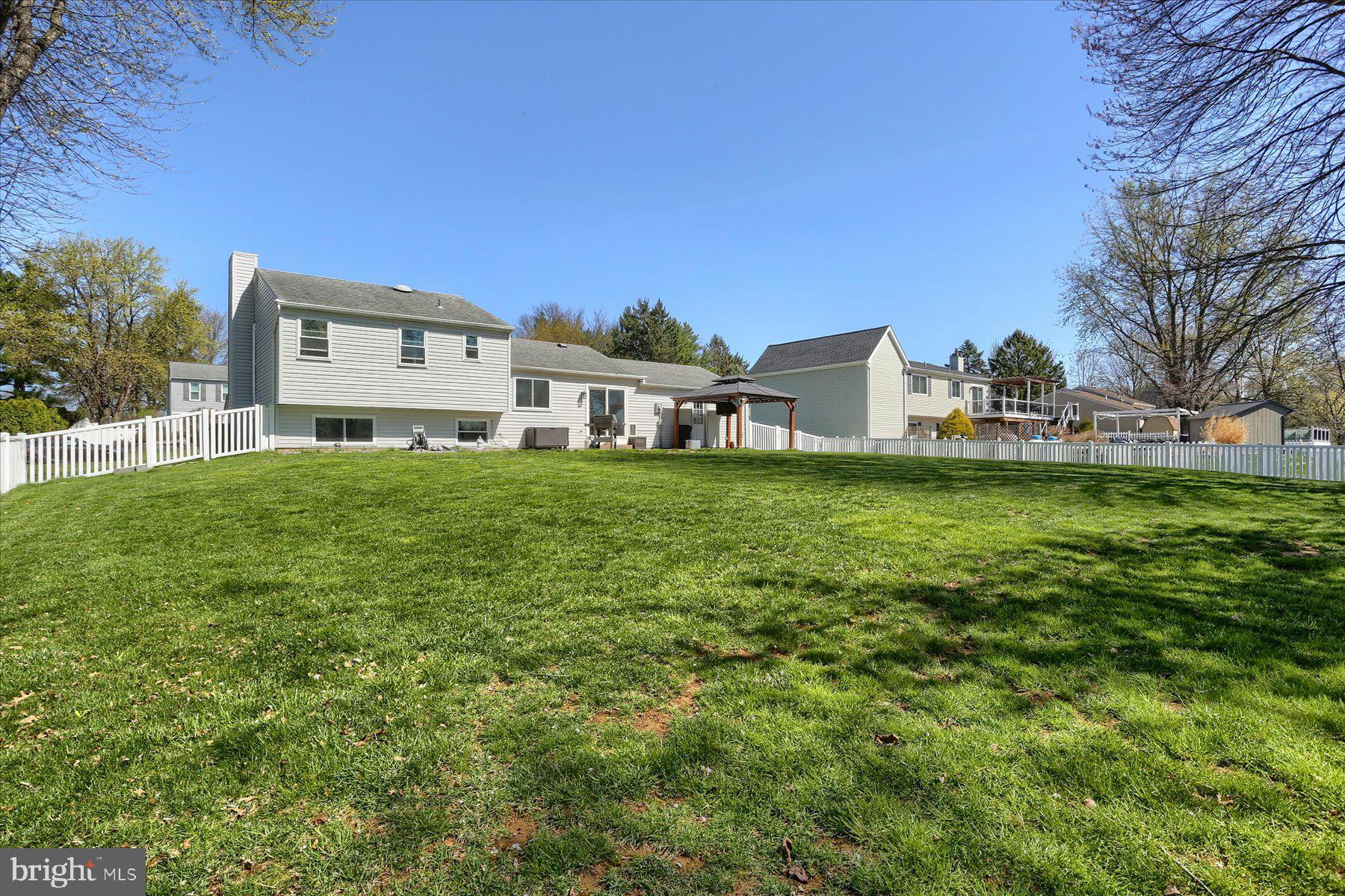 CENTER SQUARE - Residential