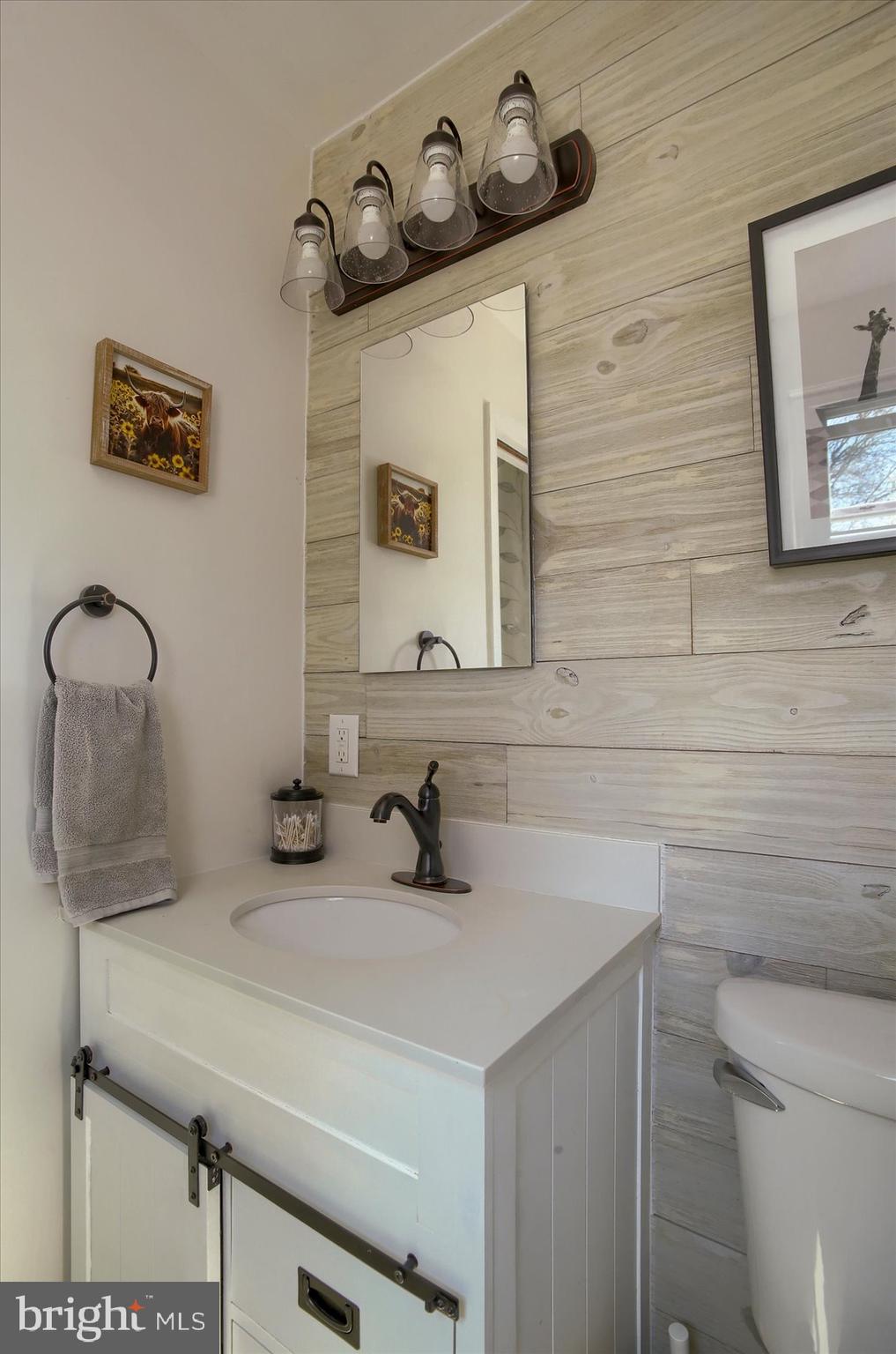 CENTER SQUARE - Residential