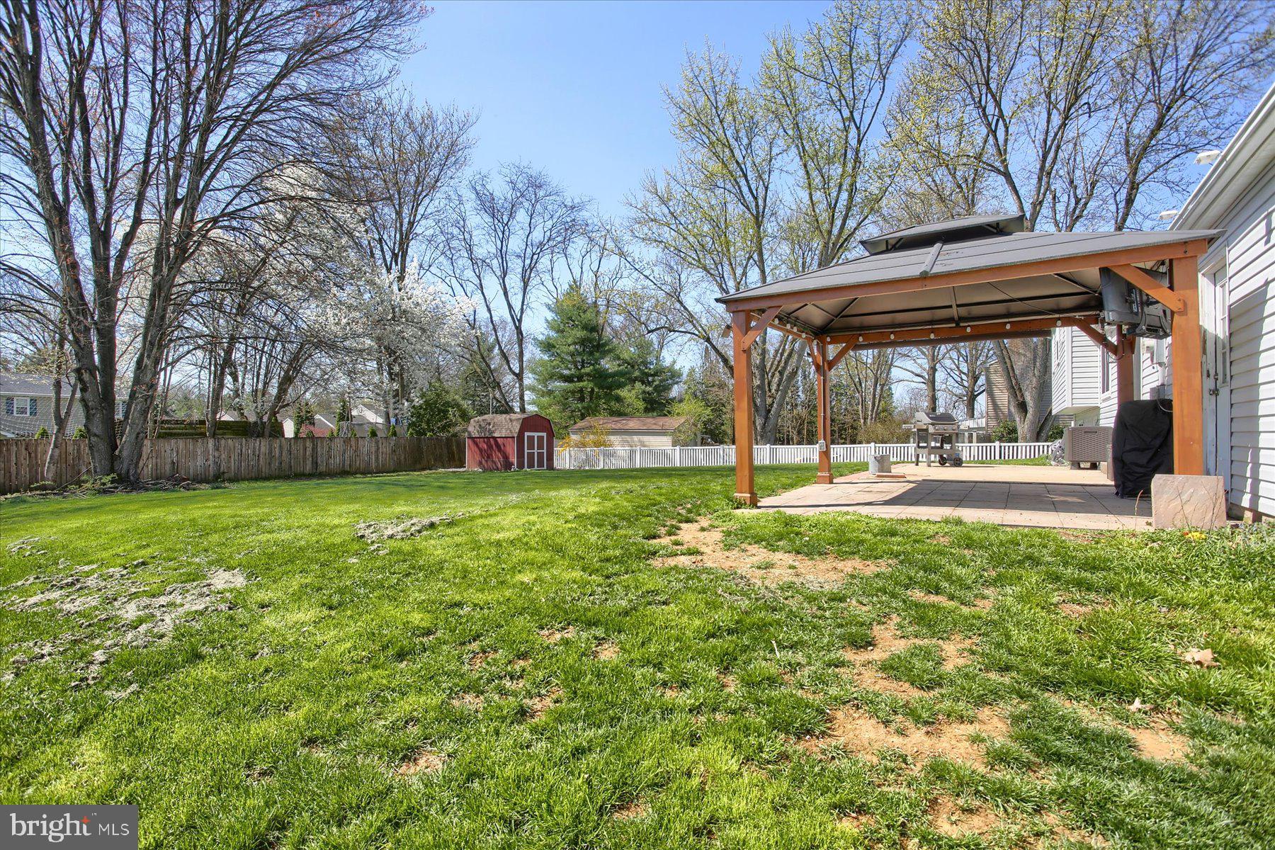 CENTER SQUARE - Residential