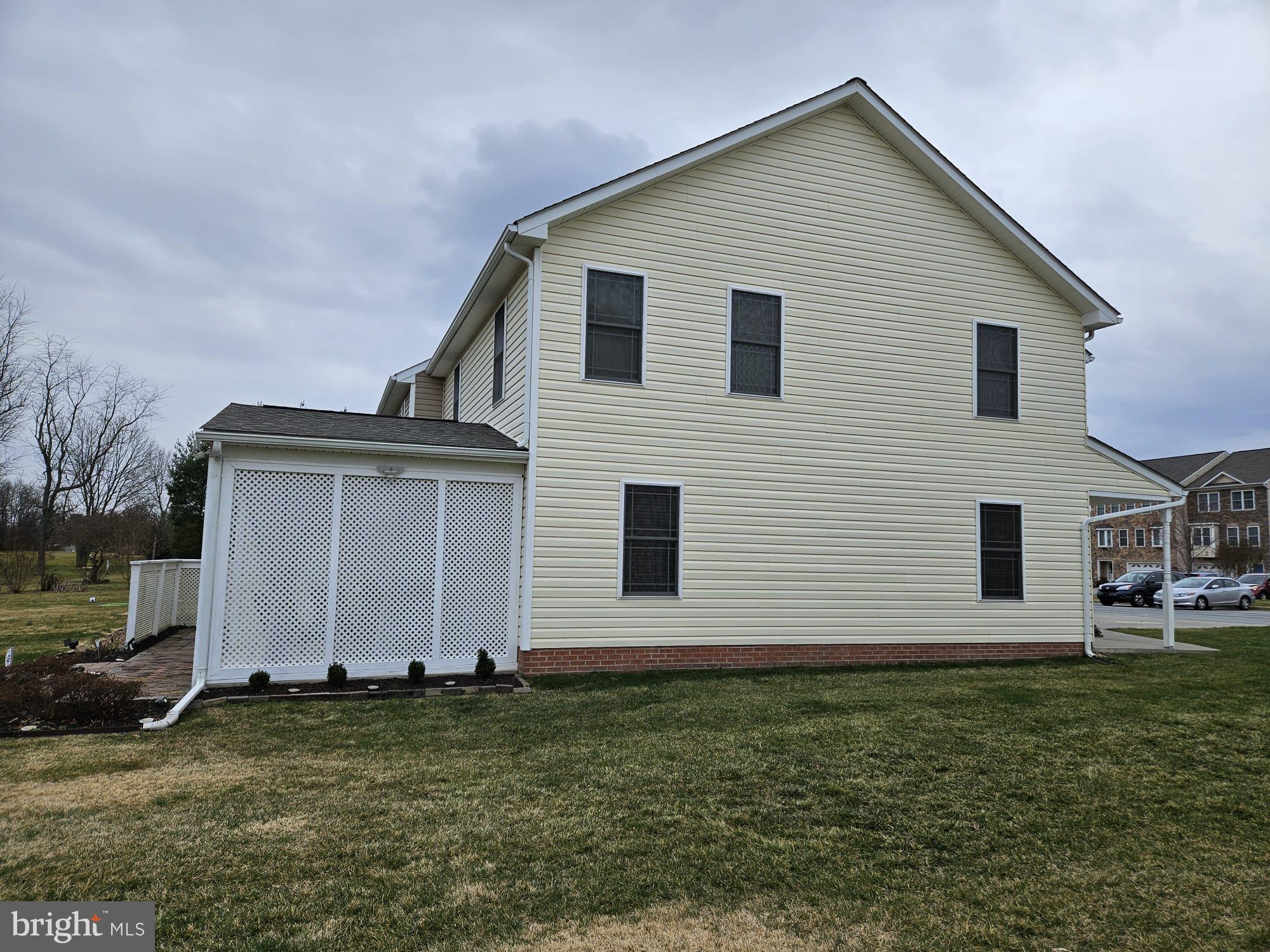 LOCUST HILL - Residential