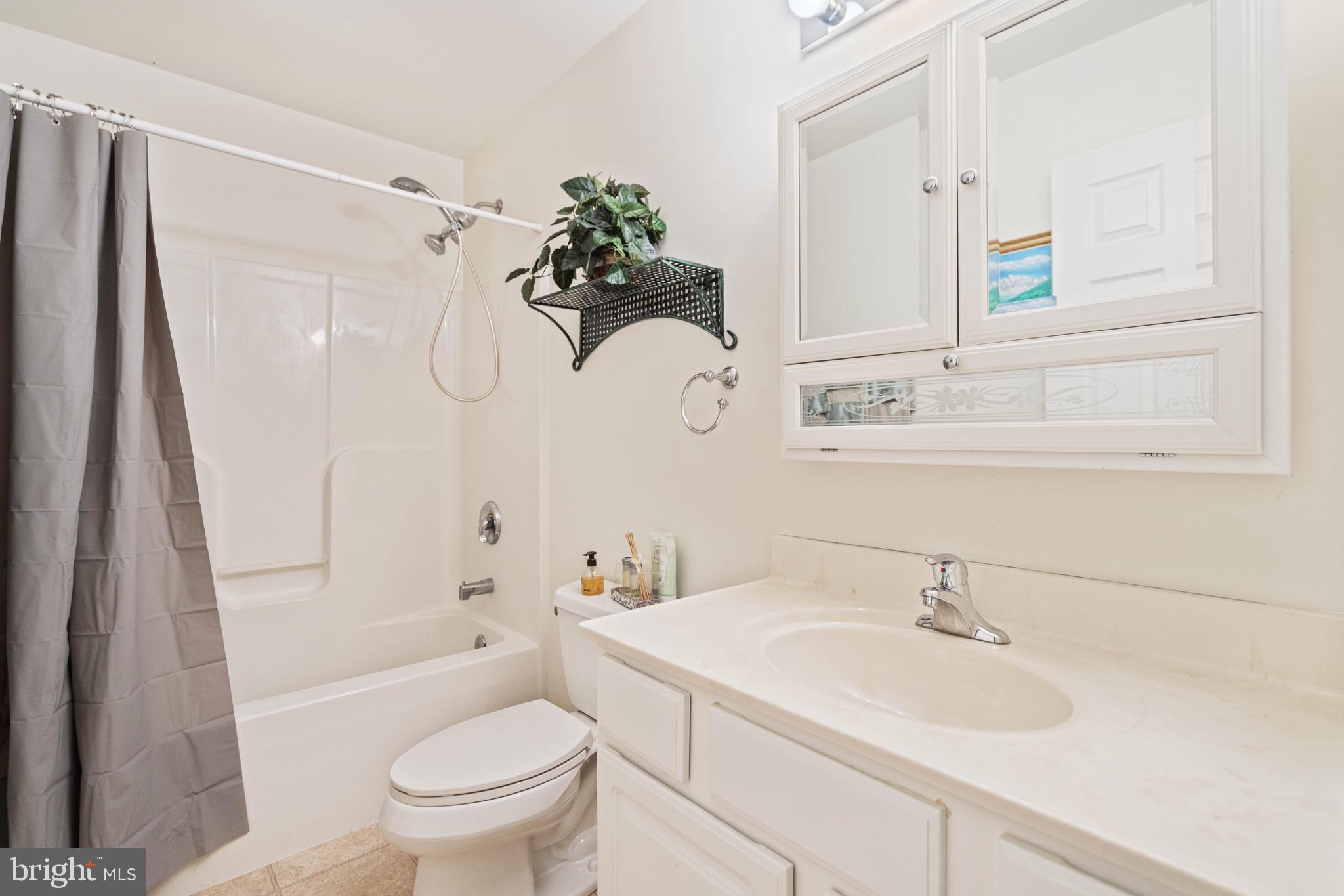 LOCUST HILL - Residential