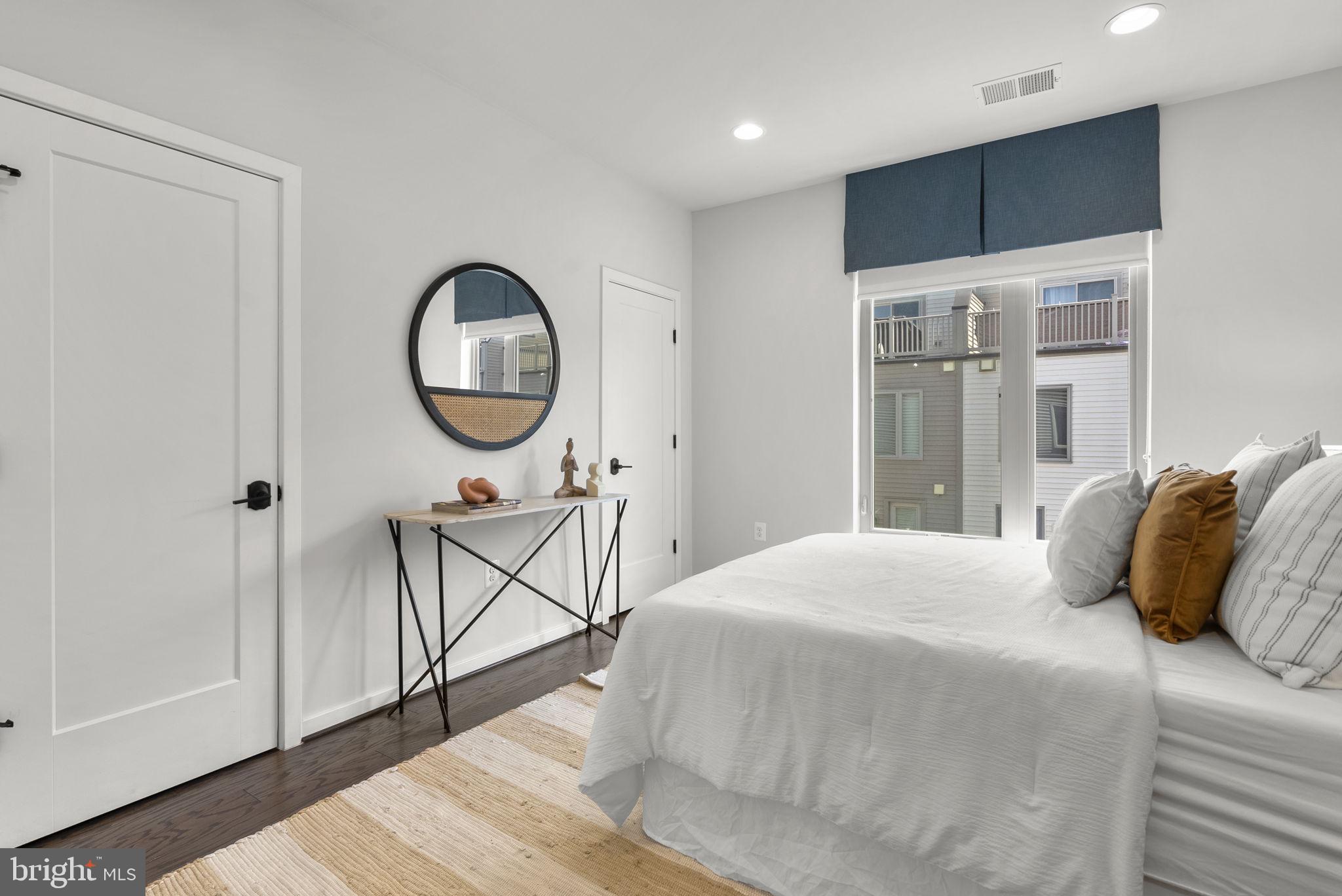 CHAPMAN ROW AT TWINBROOK METRO - Residential