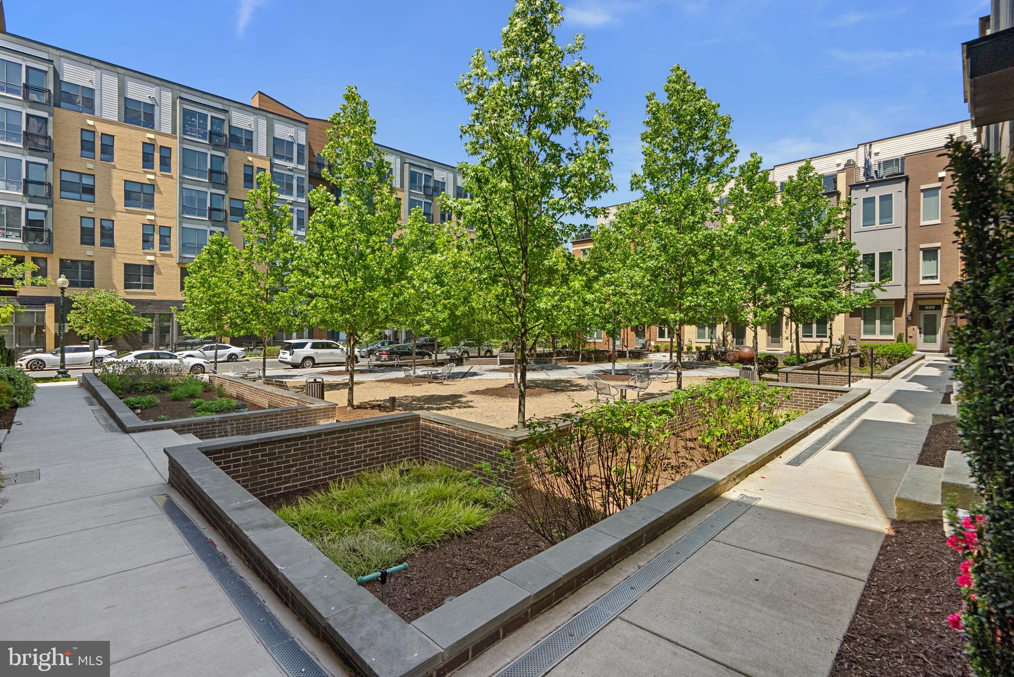 CHAPMAN ROW AT TWINBROOK METRO - Residential
