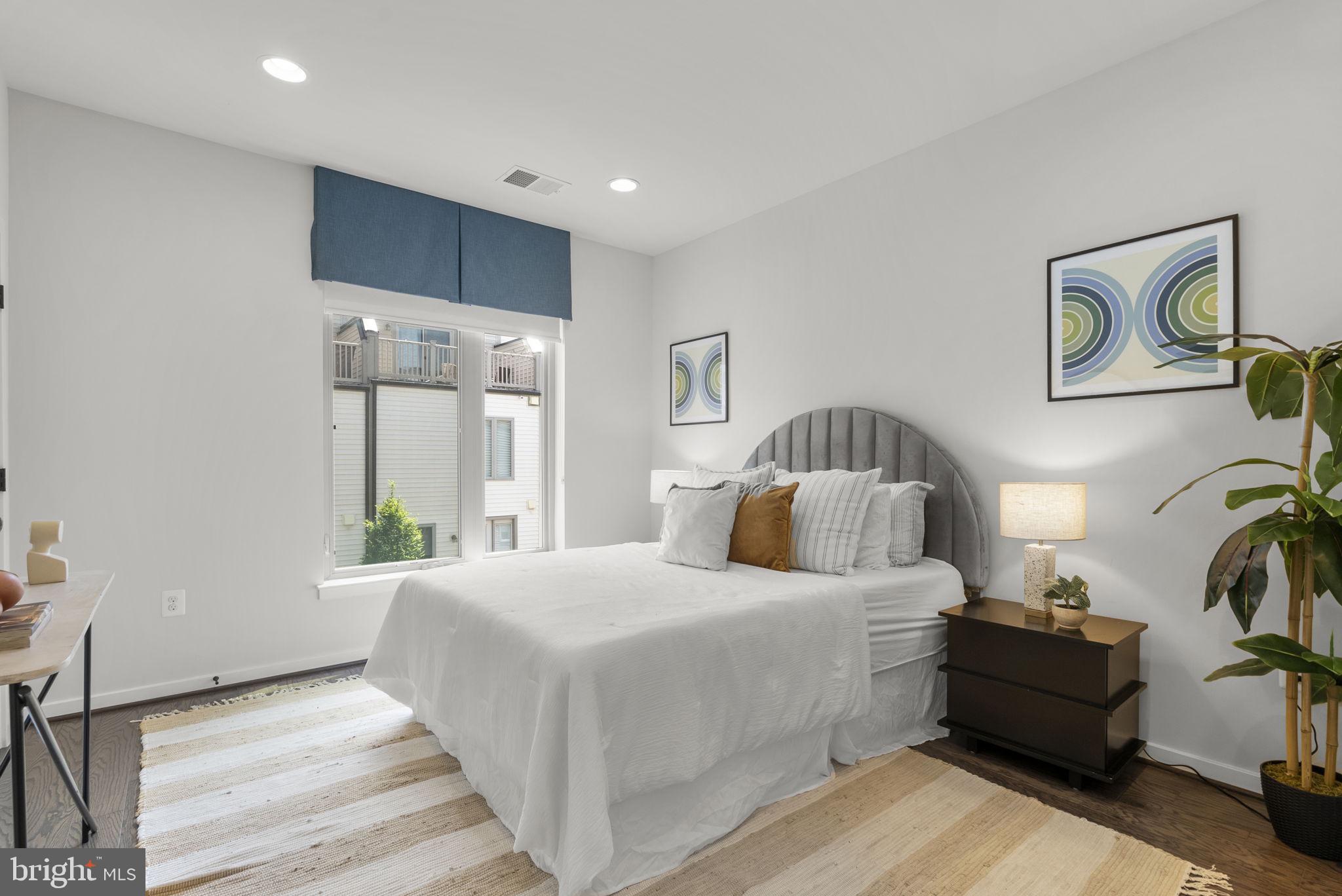 CHAPMAN ROW AT TWINBROOK METRO - Residential