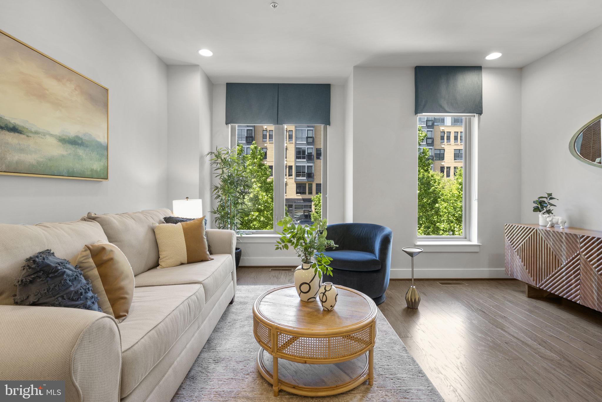CHAPMAN ROW AT TWINBROOK METRO - Residential