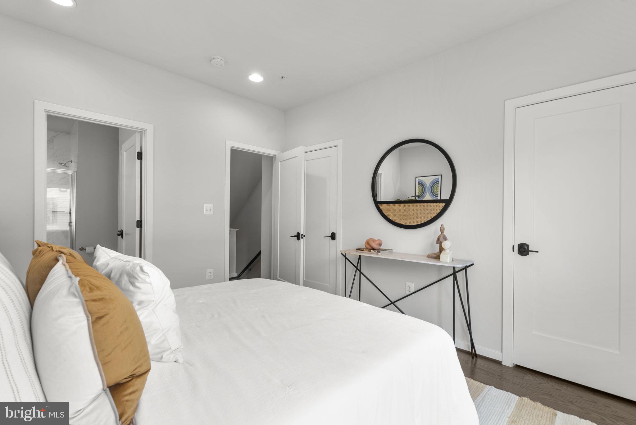 CHAPMAN ROW AT TWINBROOK METRO - Residential