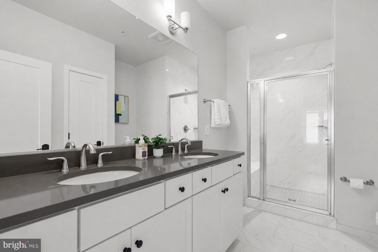 CHAPMAN ROW AT TWINBROOK METRO - Residential