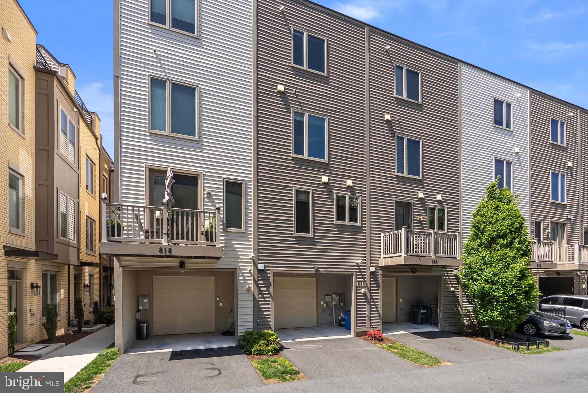 CHAPMAN ROW AT TWINBROOK METRO - Residential