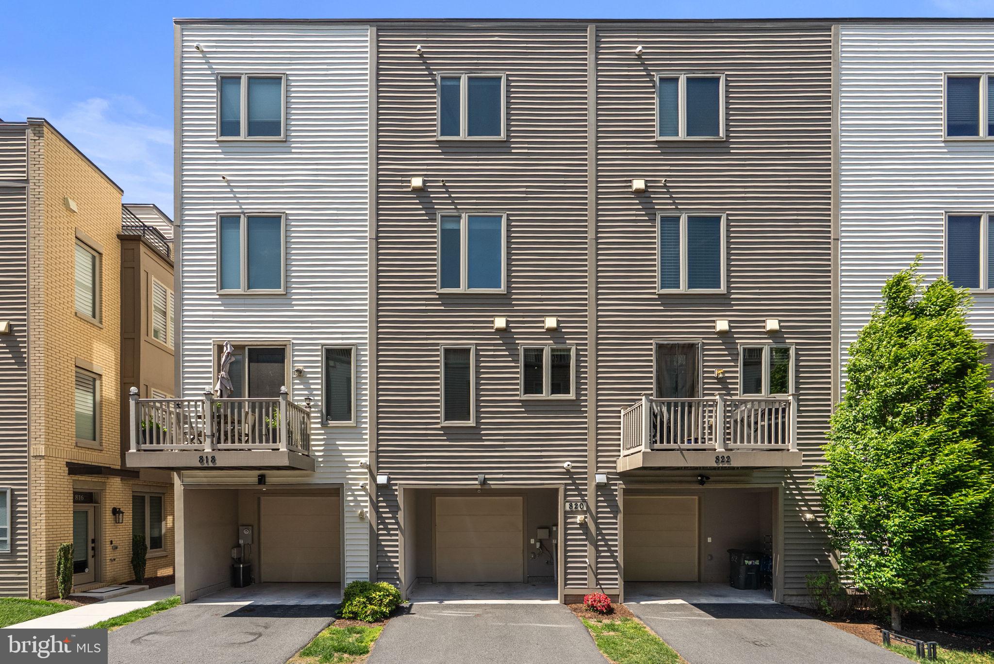 CHAPMAN ROW AT TWINBROOK METRO - Residential