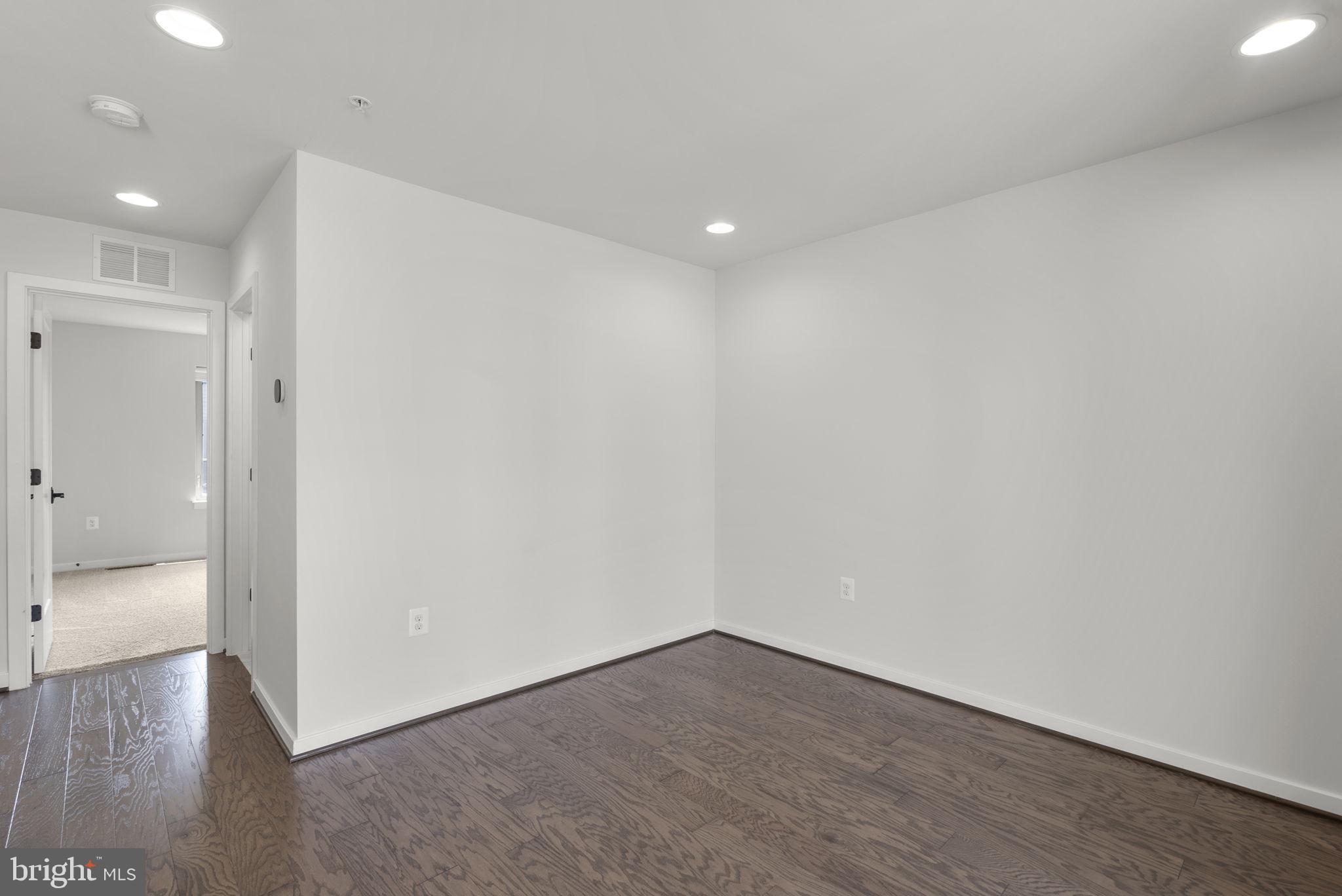CHAPMAN ROW AT TWINBROOK METRO - Residential