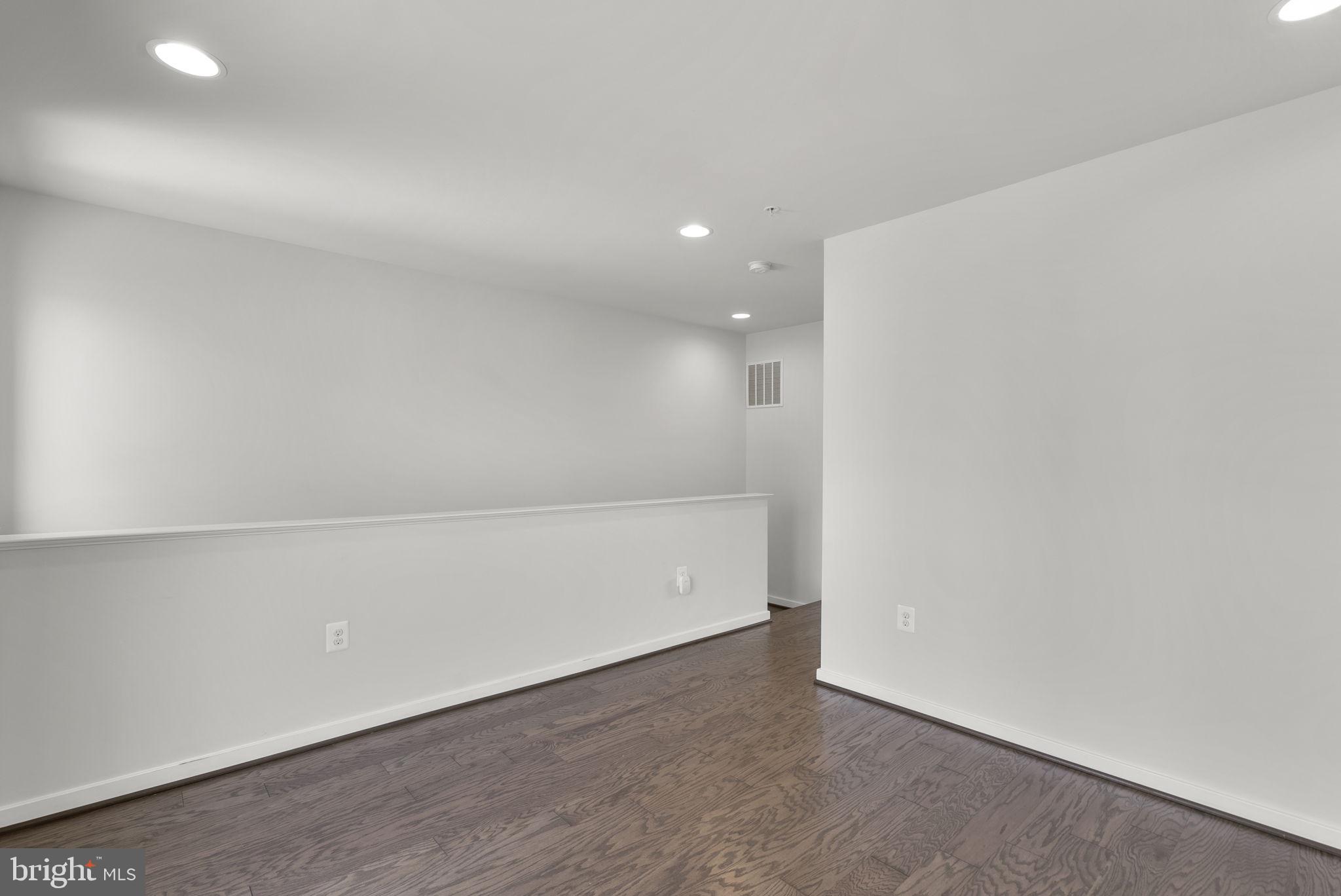 CHAPMAN ROW AT TWINBROOK METRO - Residential