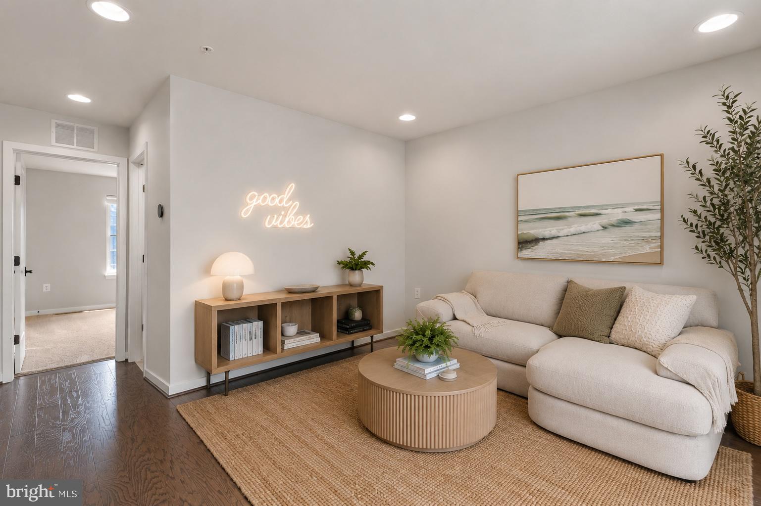 CHAPMAN ROW AT TWINBROOK METRO - Residential