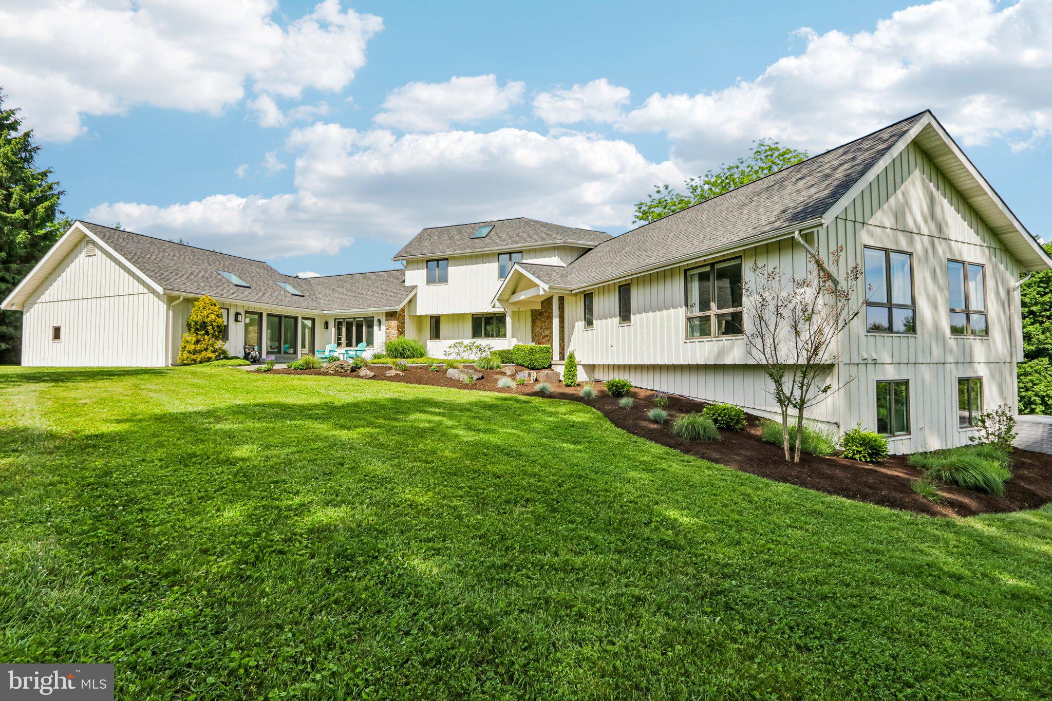 989 DELCHESTER ROAD