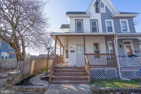 Townhouse For Sale - 515 Oak St St<br/> Cumberland County, MILLVILLE, NJ 08332