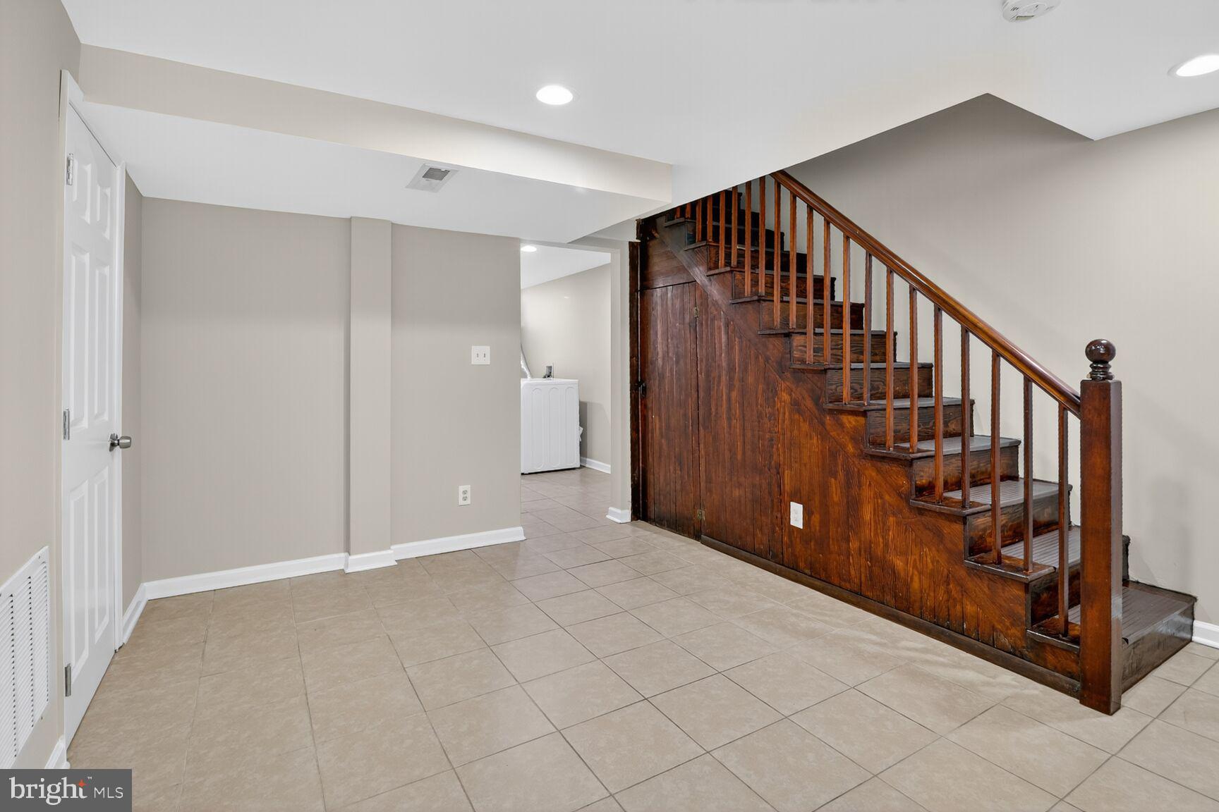 EDMONSON HEIGHTS - Residential Lease