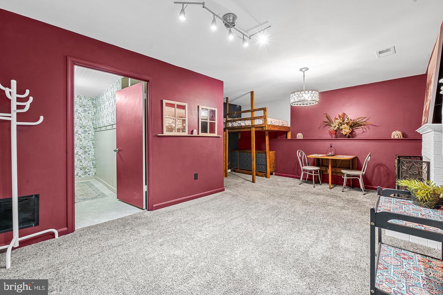 WINDSOR GREEN - Residential Lease