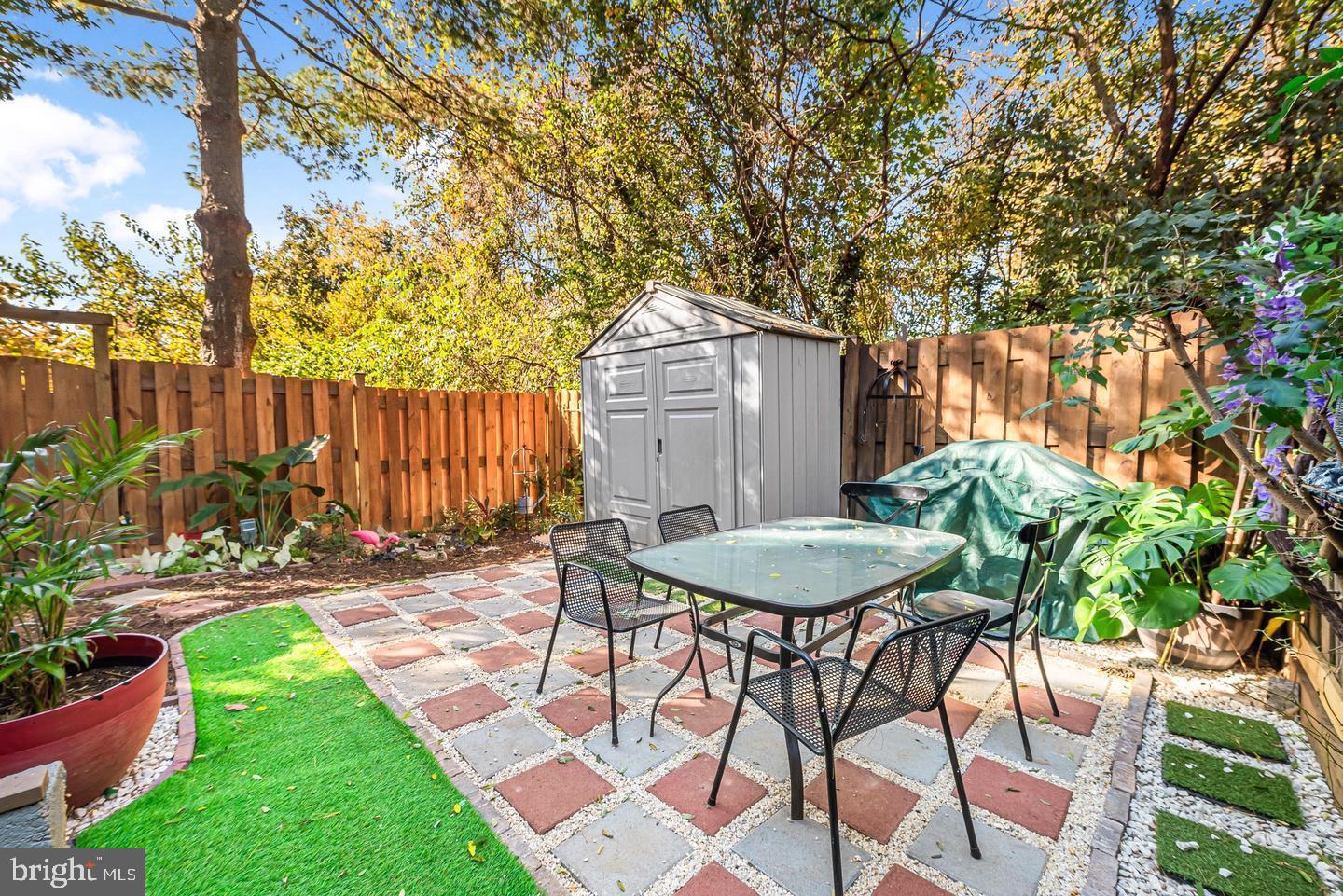 WINDSOR GREEN - Residential Lease