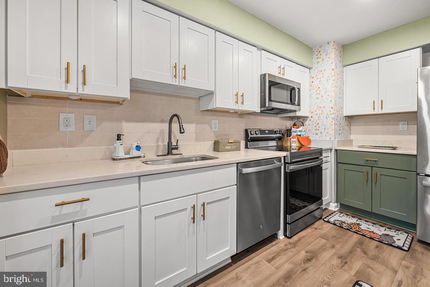 WINDSOR GREEN - Residential Lease