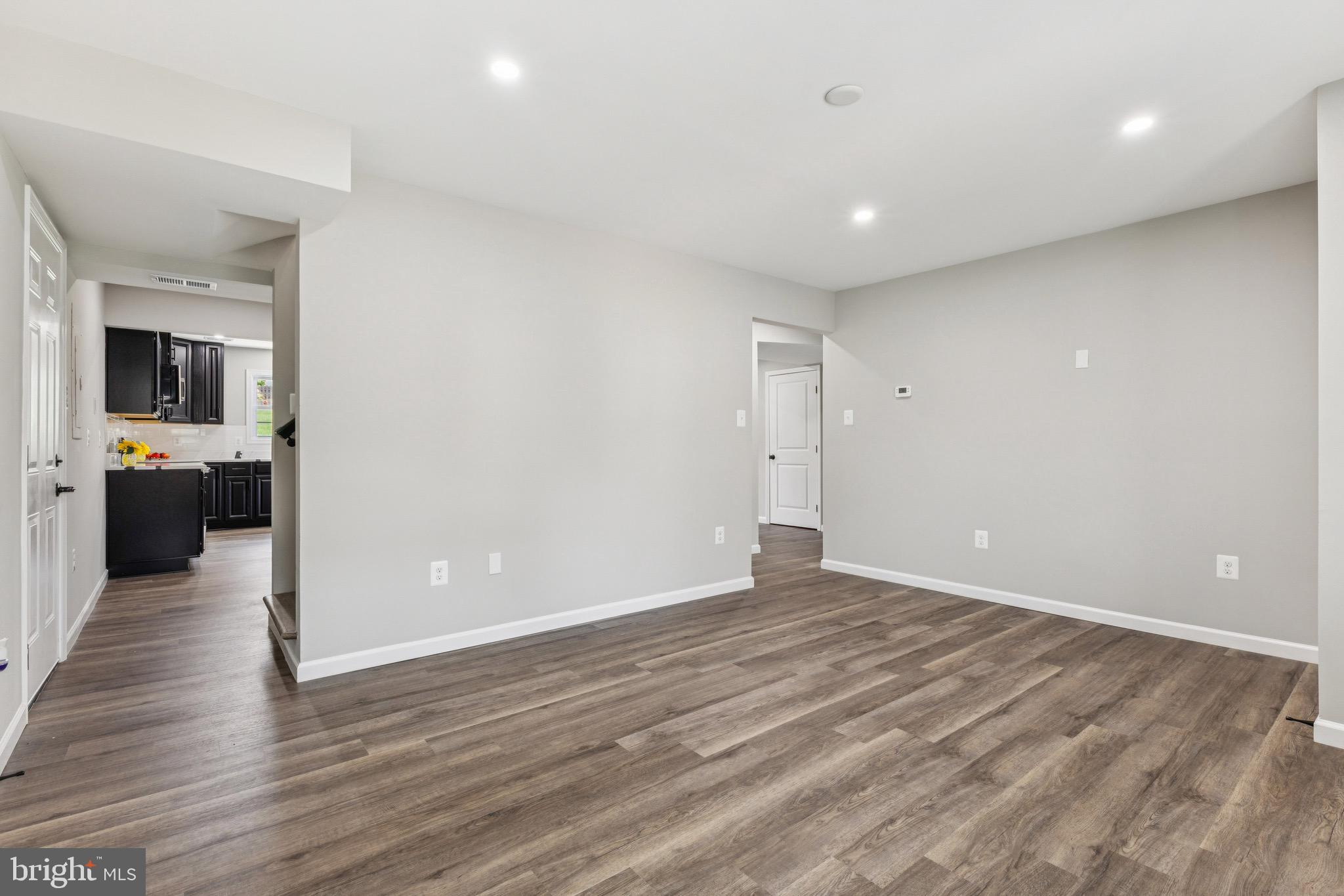 MANASSAS PARK - Residential