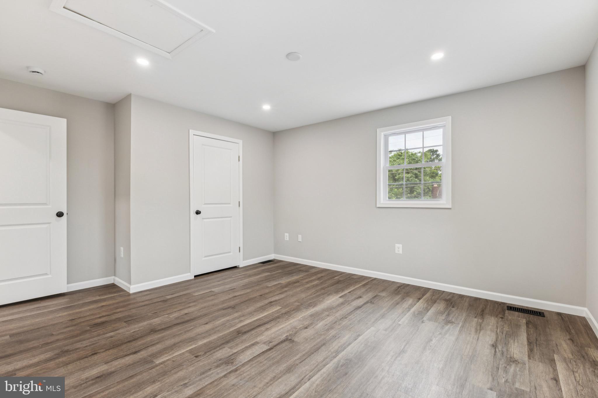 MANASSAS PARK - Residential