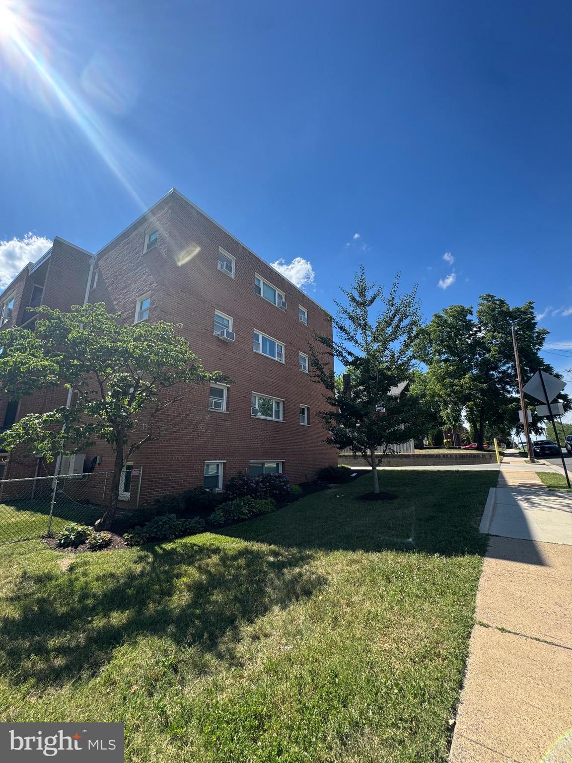 500 S COURTHOUSE ROAD 14