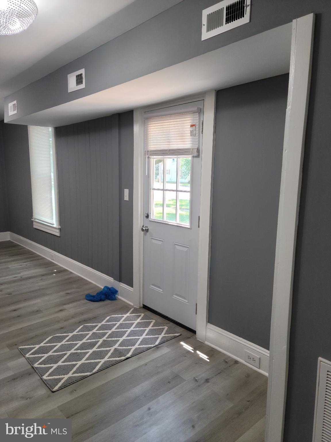 RACE STREET - Residential