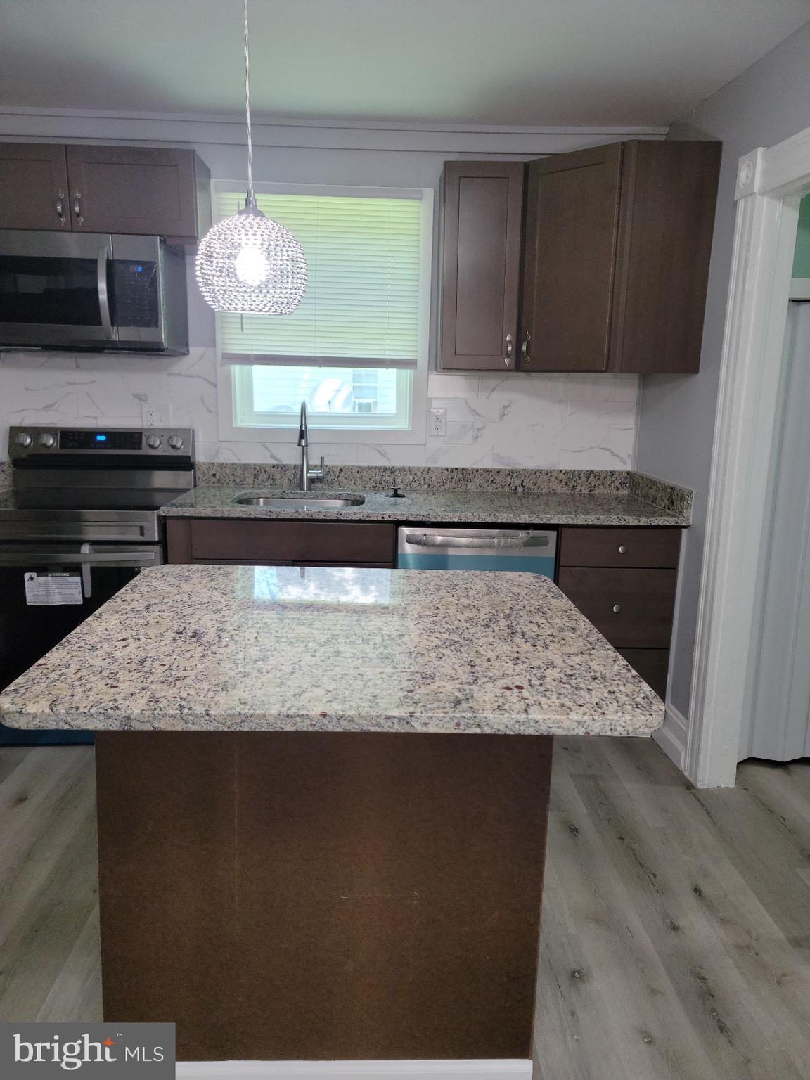 RACE STREET - Residential