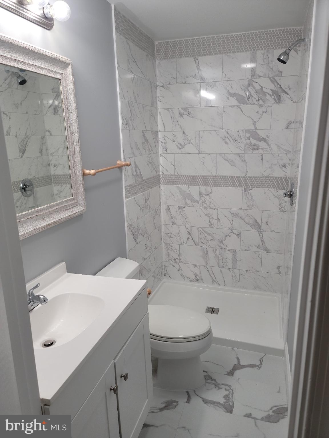 RACE STREET - Residential