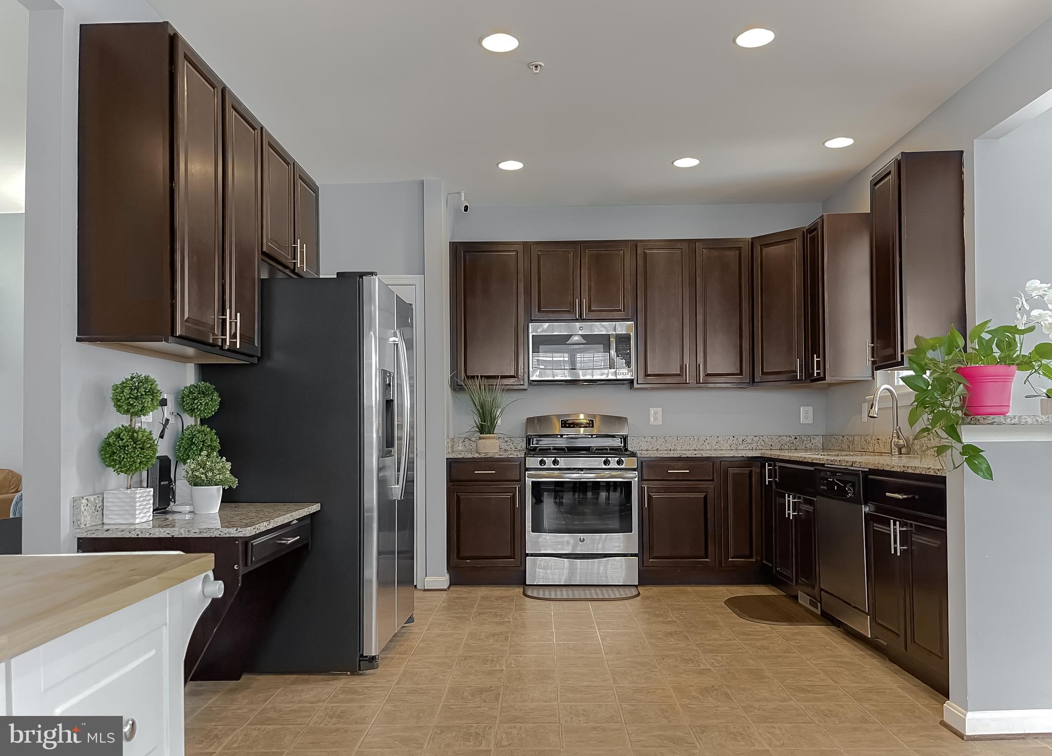 CLEMENTS POINTE - Residential