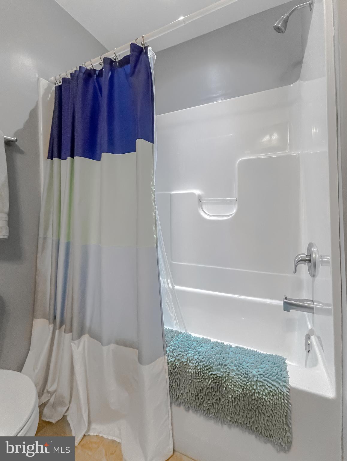 CLEMENTS POINTE - Residential