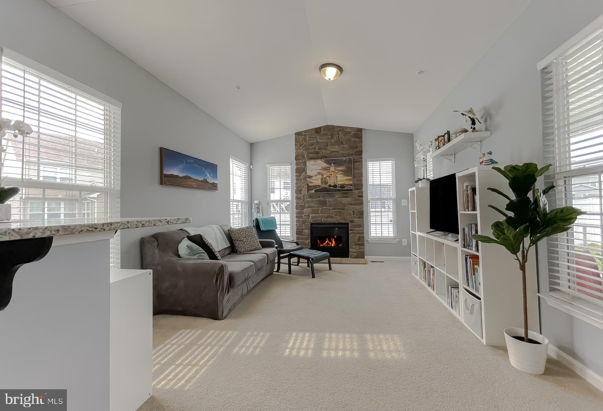 CLEMENTS POINTE - Residential