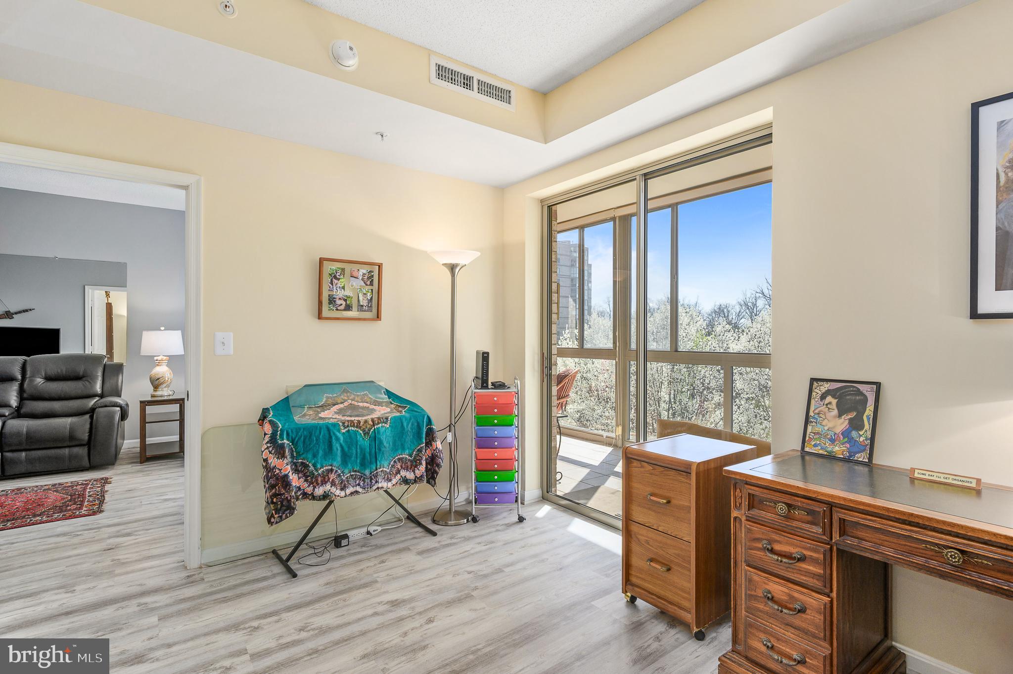 LANSDOWNE WOODS - Residential