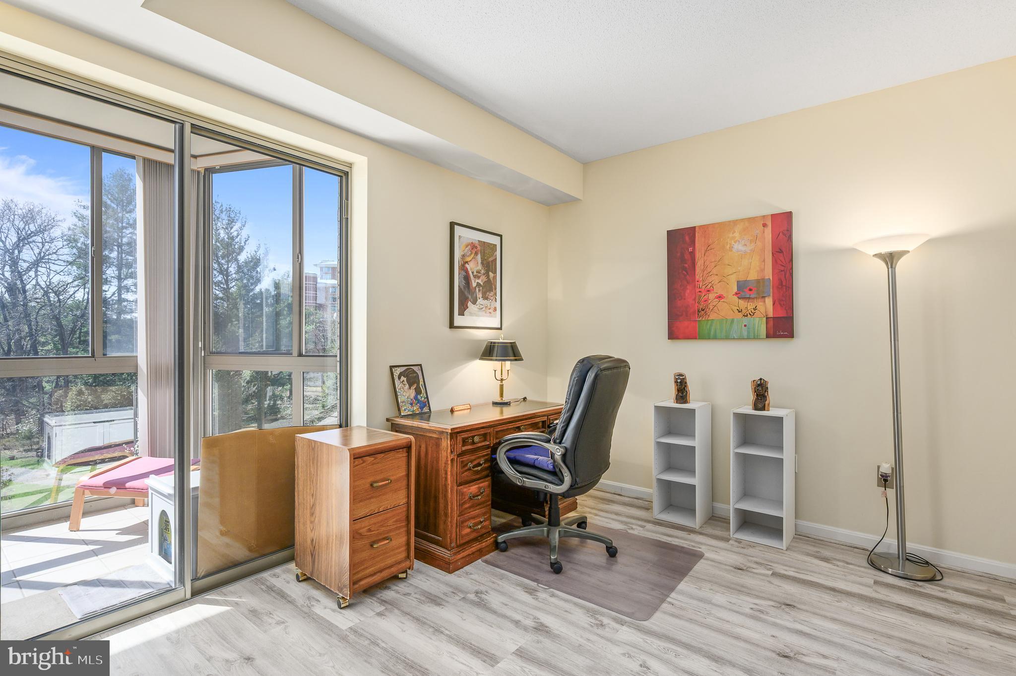 LANSDOWNE WOODS - Residential