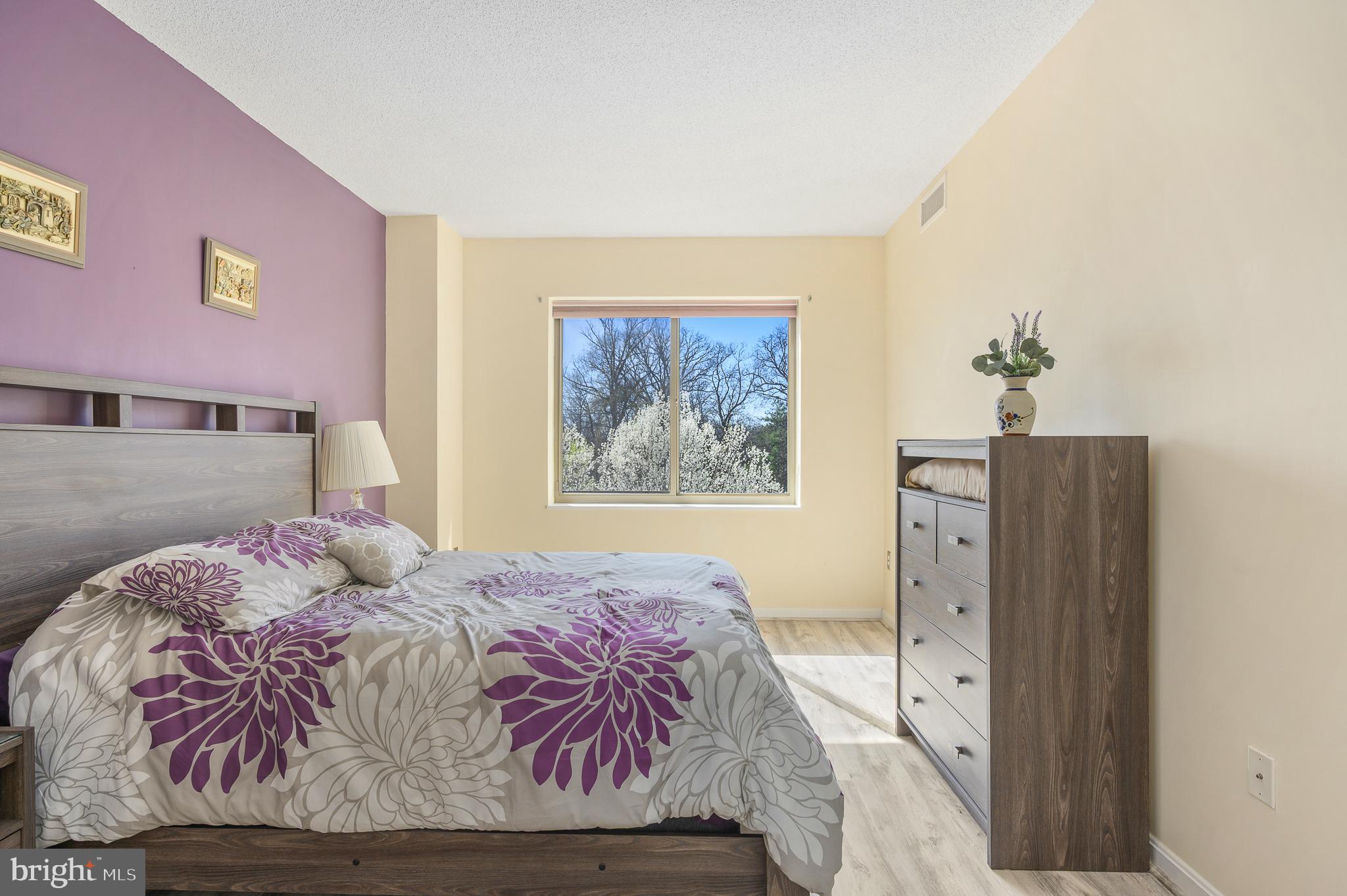 LANSDOWNE WOODS - Residential