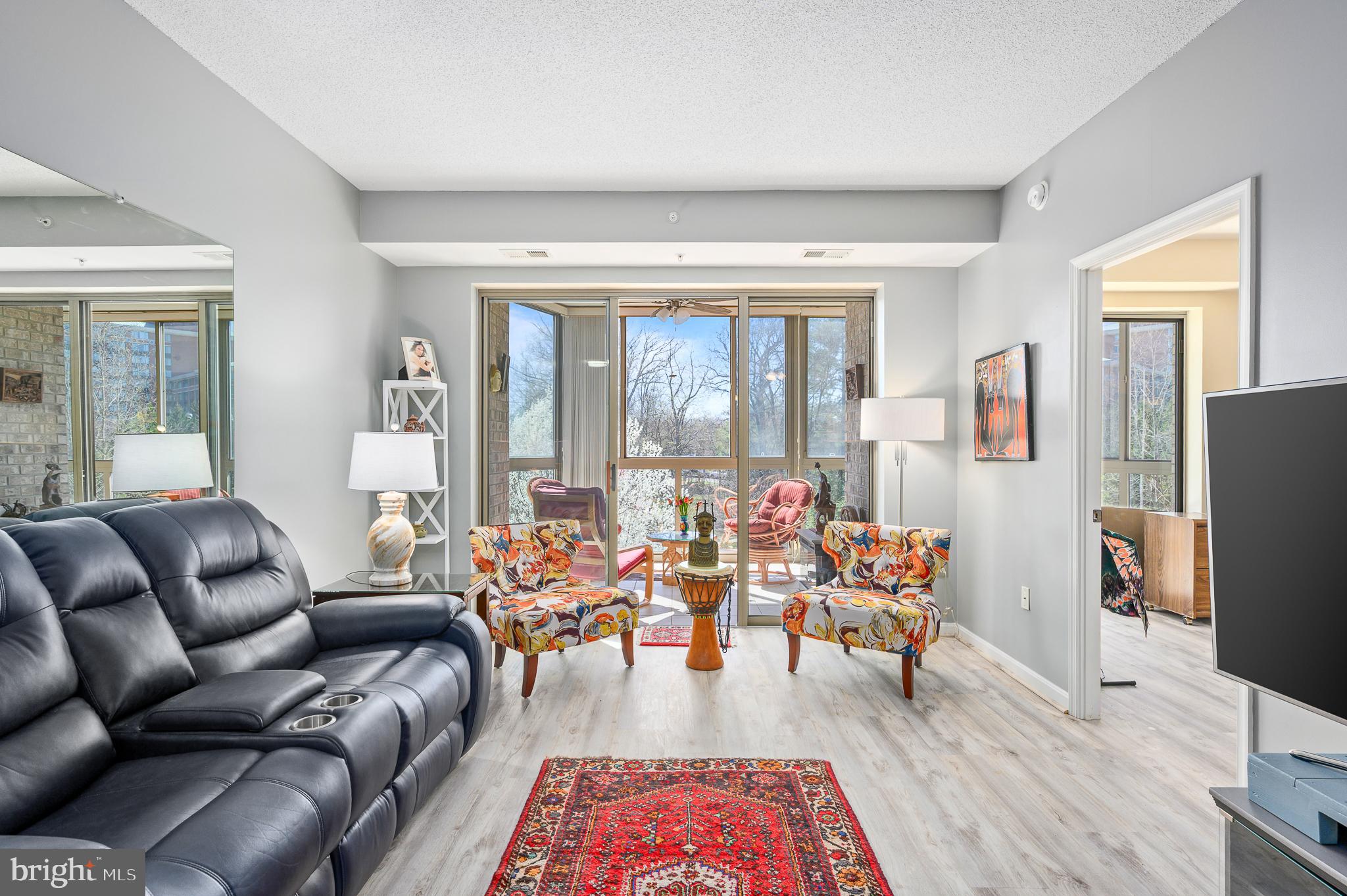 LANSDOWNE WOODS - Residential