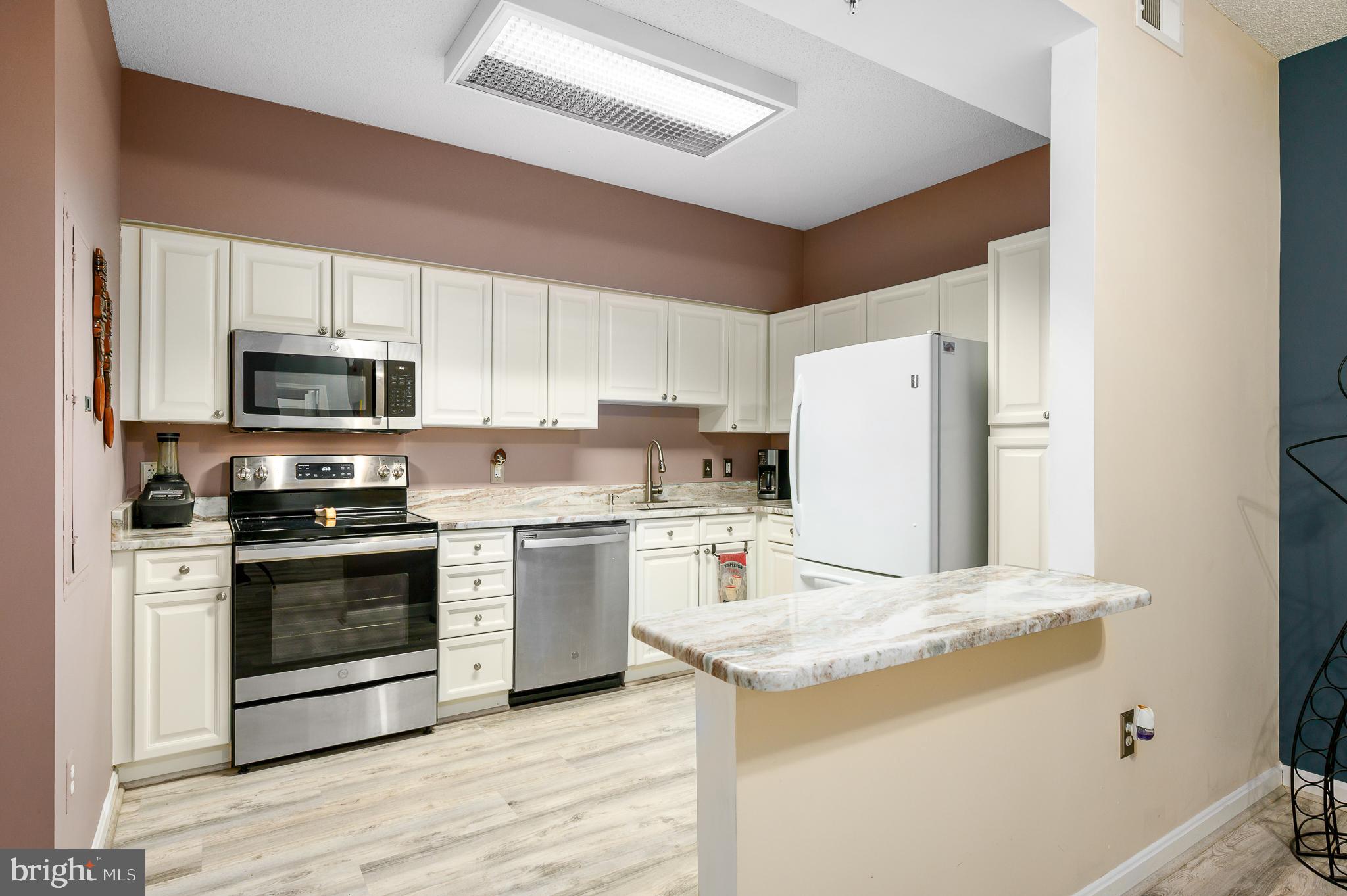 LANSDOWNE WOODS - Residential