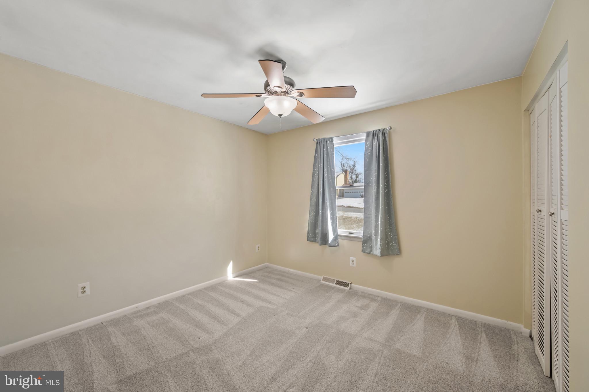 GREEN FIELD - Residential Lease