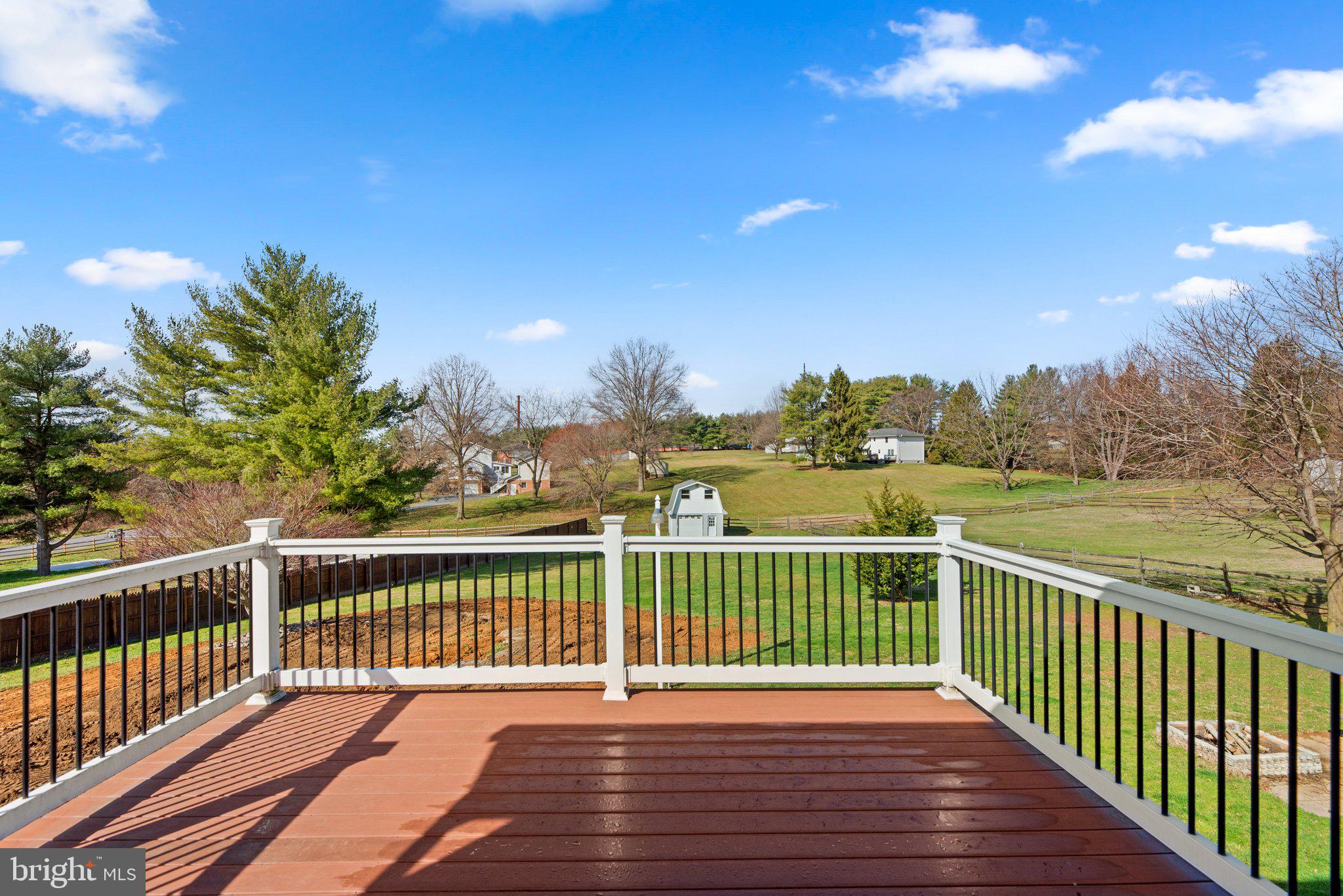 GREEN FIELD - Residential Lease