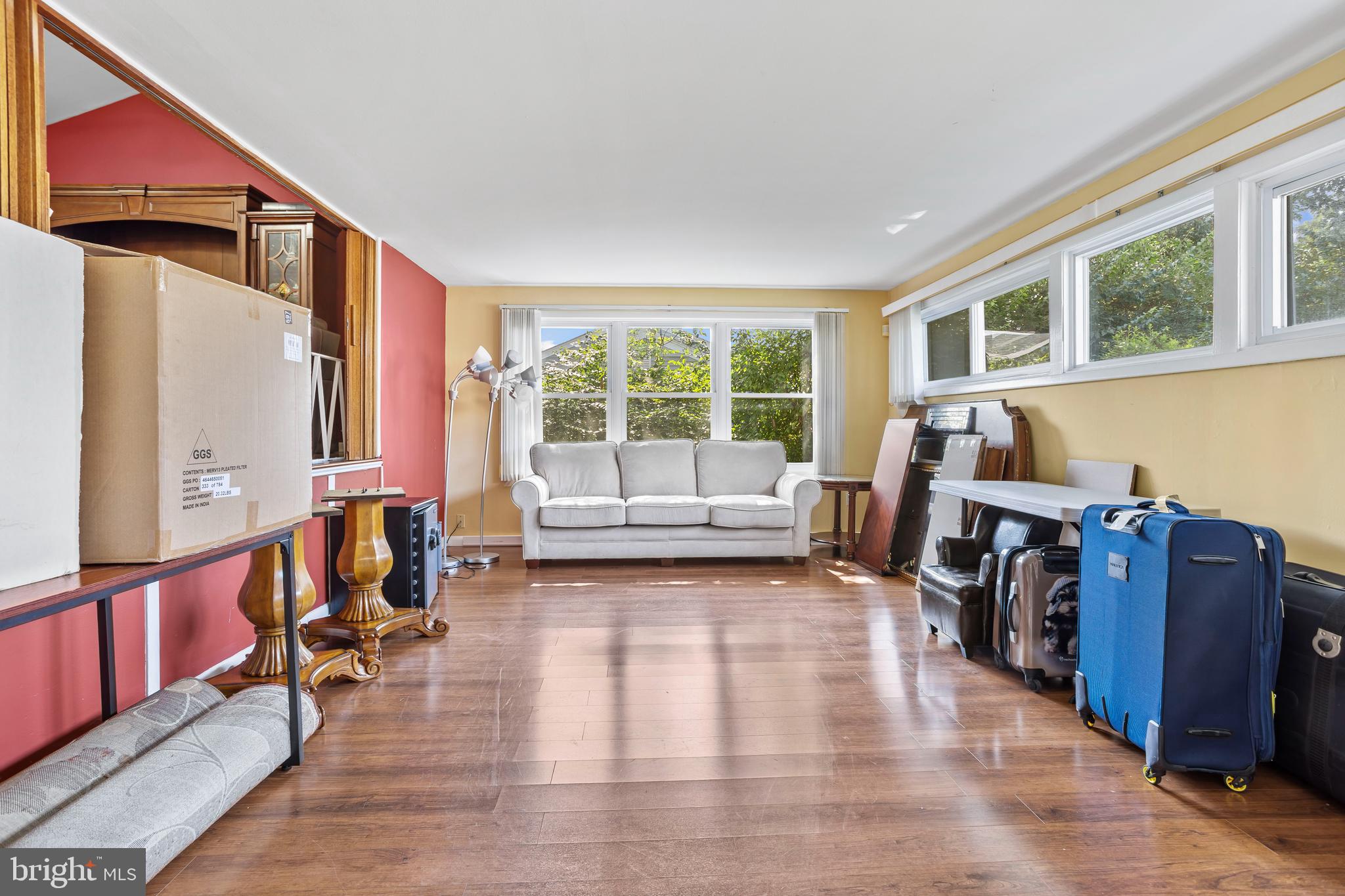 8 N AVON DRIVE