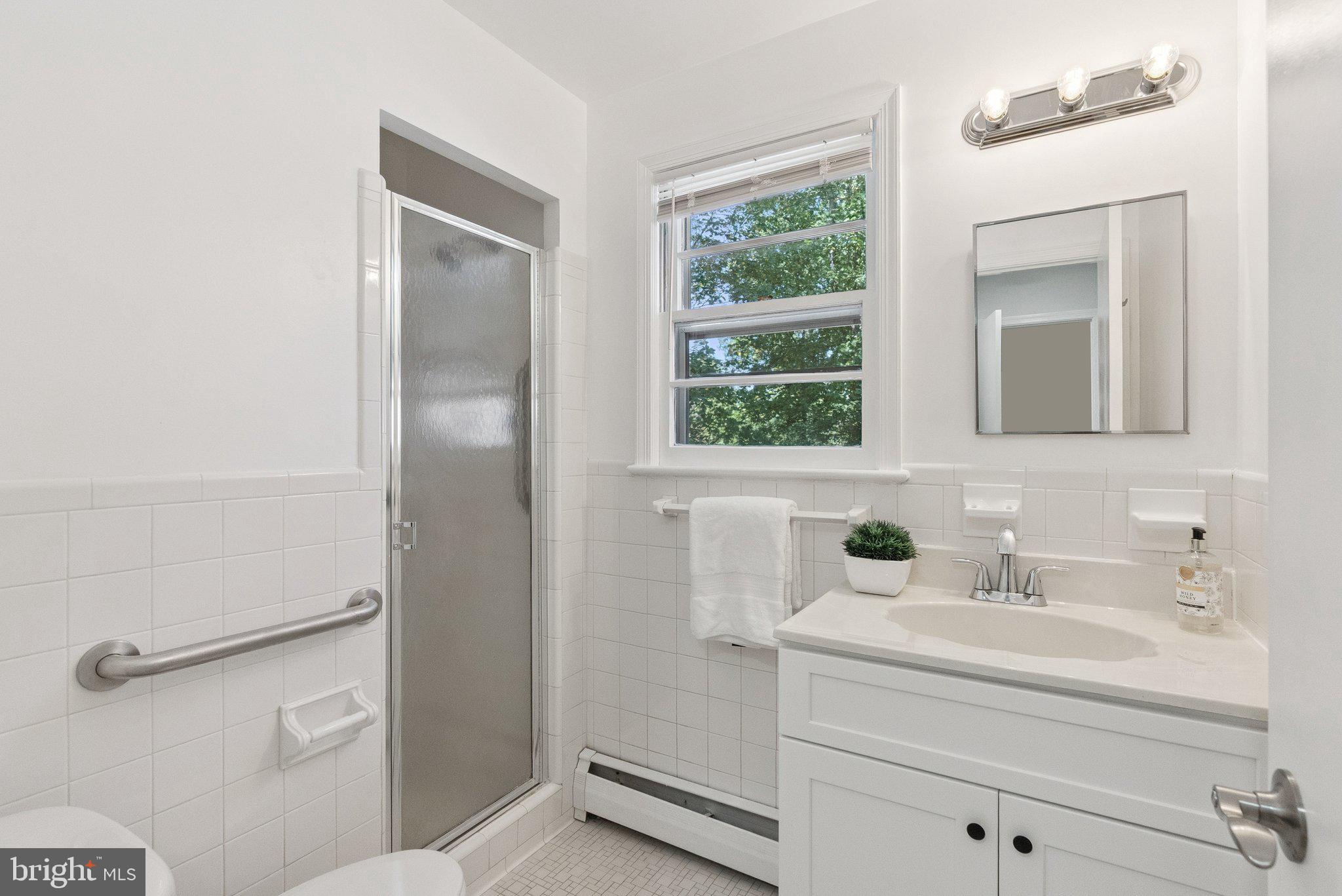 NORTH SHERWOOD FOREST - Residential