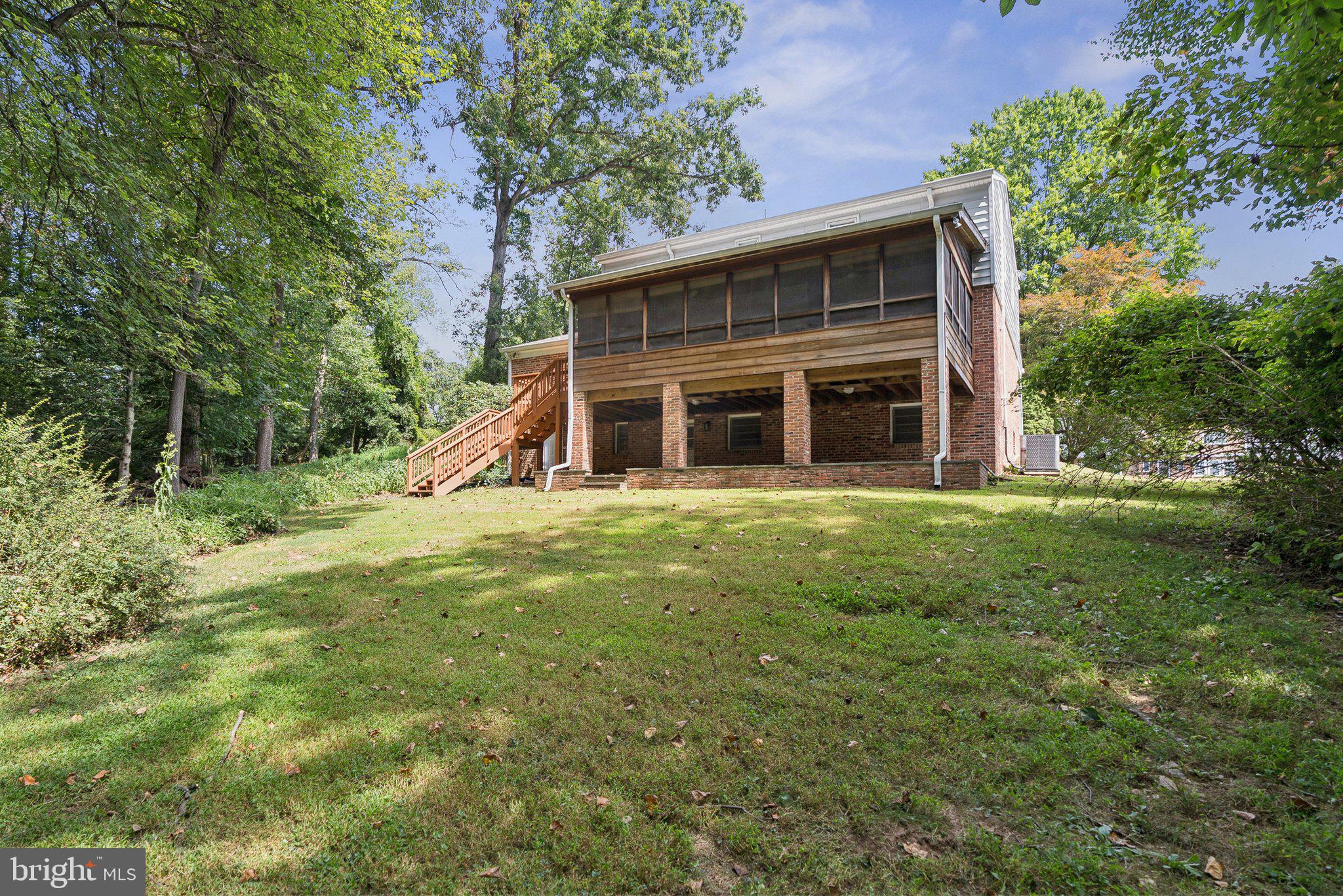 NORTH SHERWOOD FOREST - Residential