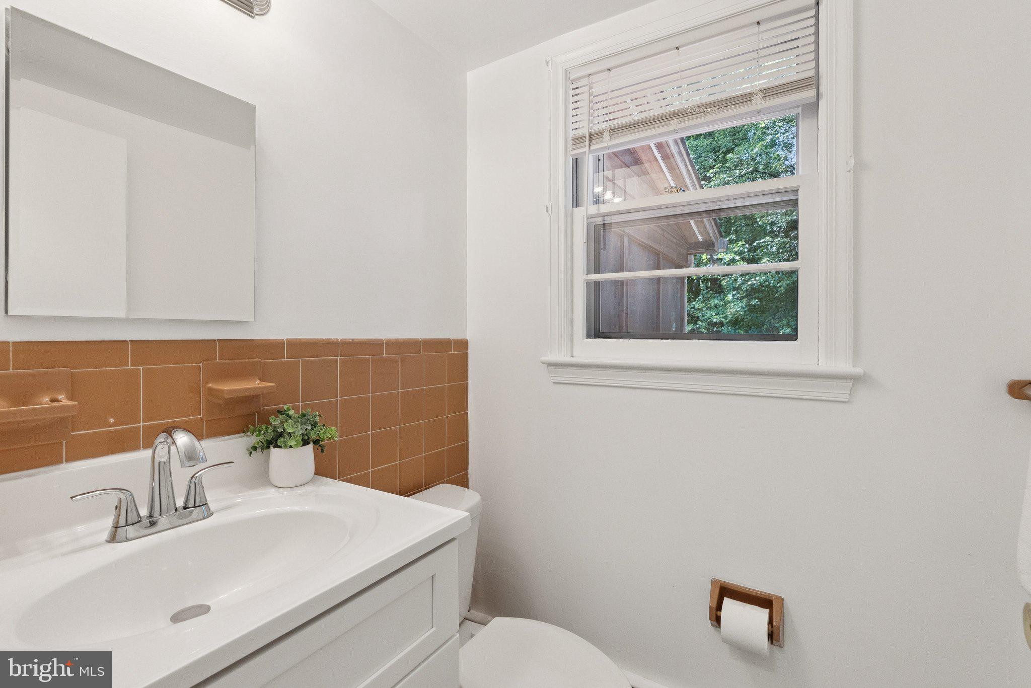 NORTH SHERWOOD FOREST - Residential