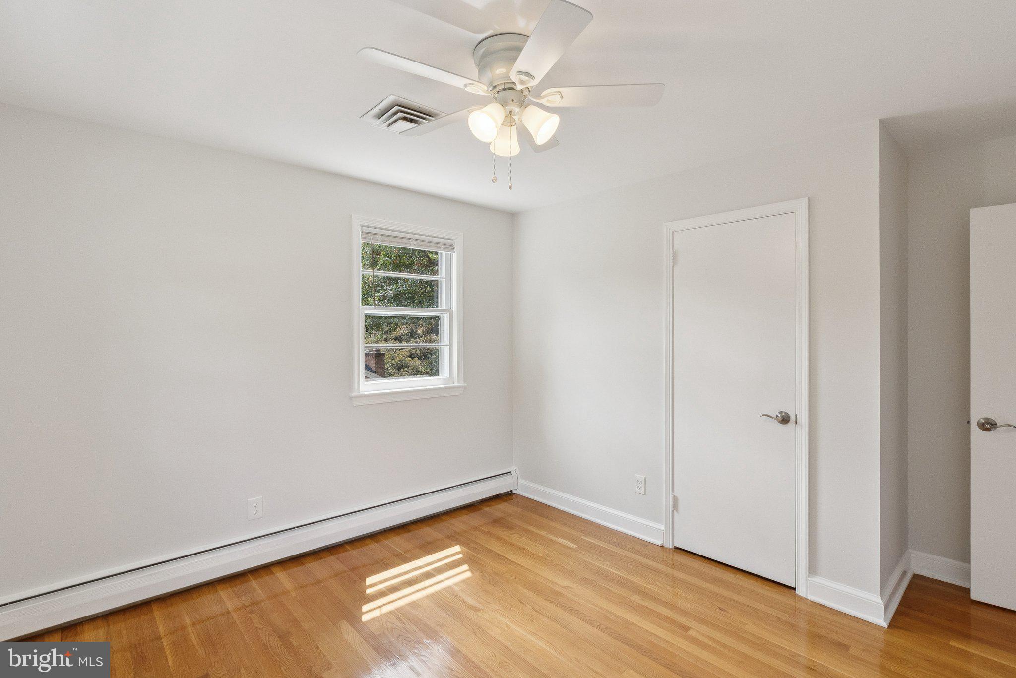 NORTH SHERWOOD FOREST - Residential